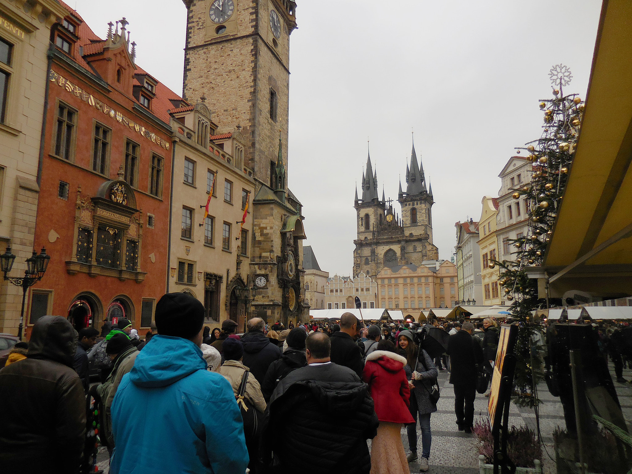 Nikon Coolpix S6800 sample photo. Prague-old town square photography