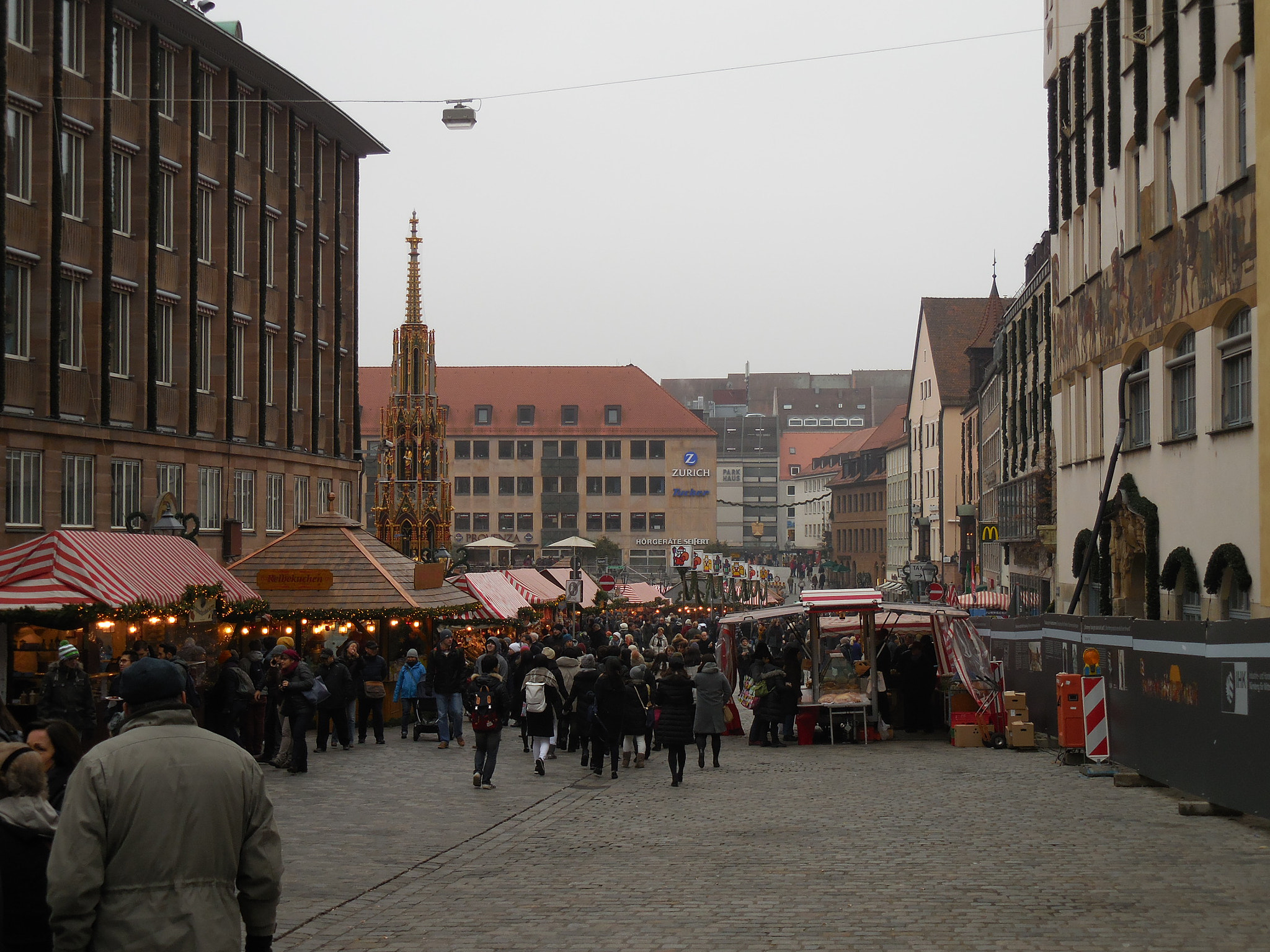Nikon Coolpix S6800 sample photo. Nuremberg-hauptmarkt photography