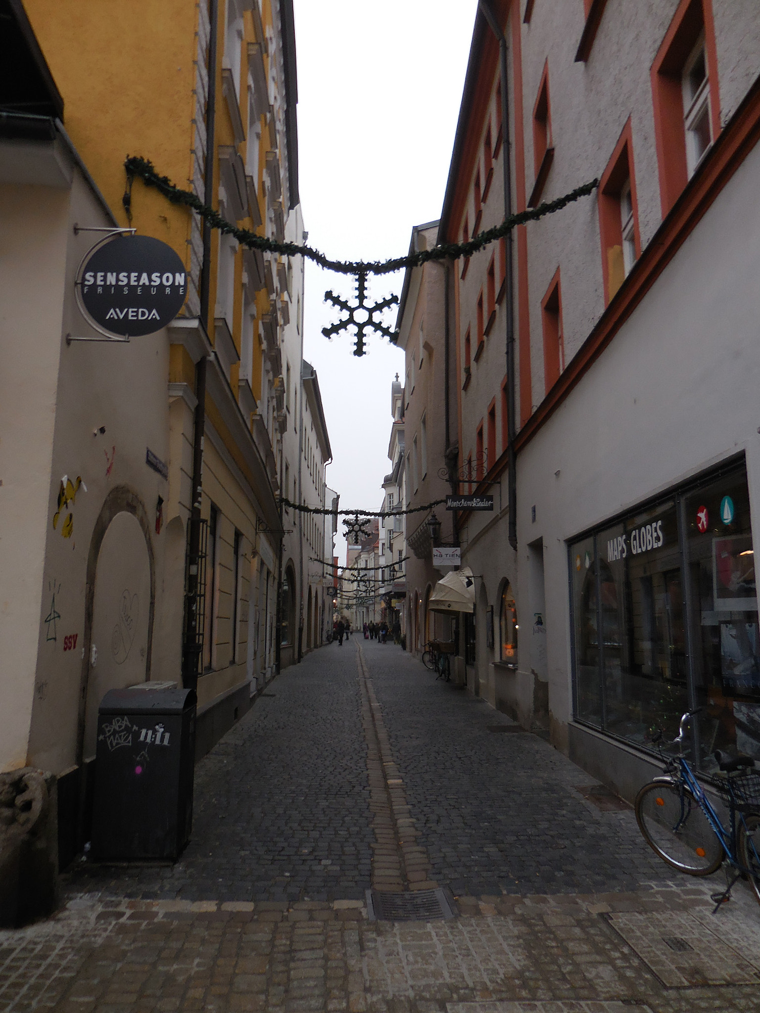 Nikon Coolpix S6800 sample photo. Regensburg photography