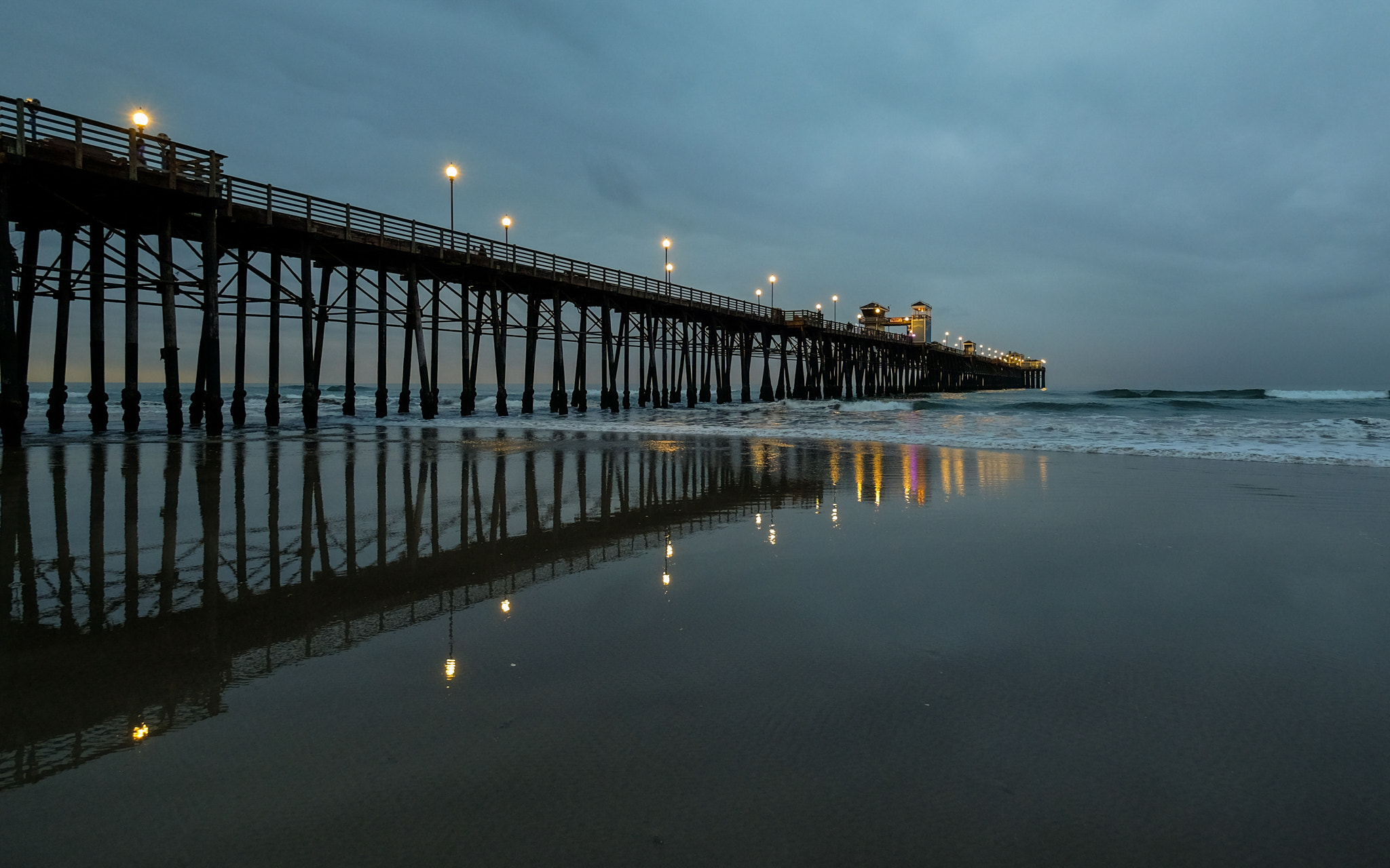 Fujifilm X-T10 + Fujifilm XF 10-24mm F4 R OIS sample photo. Mirror mirror photography