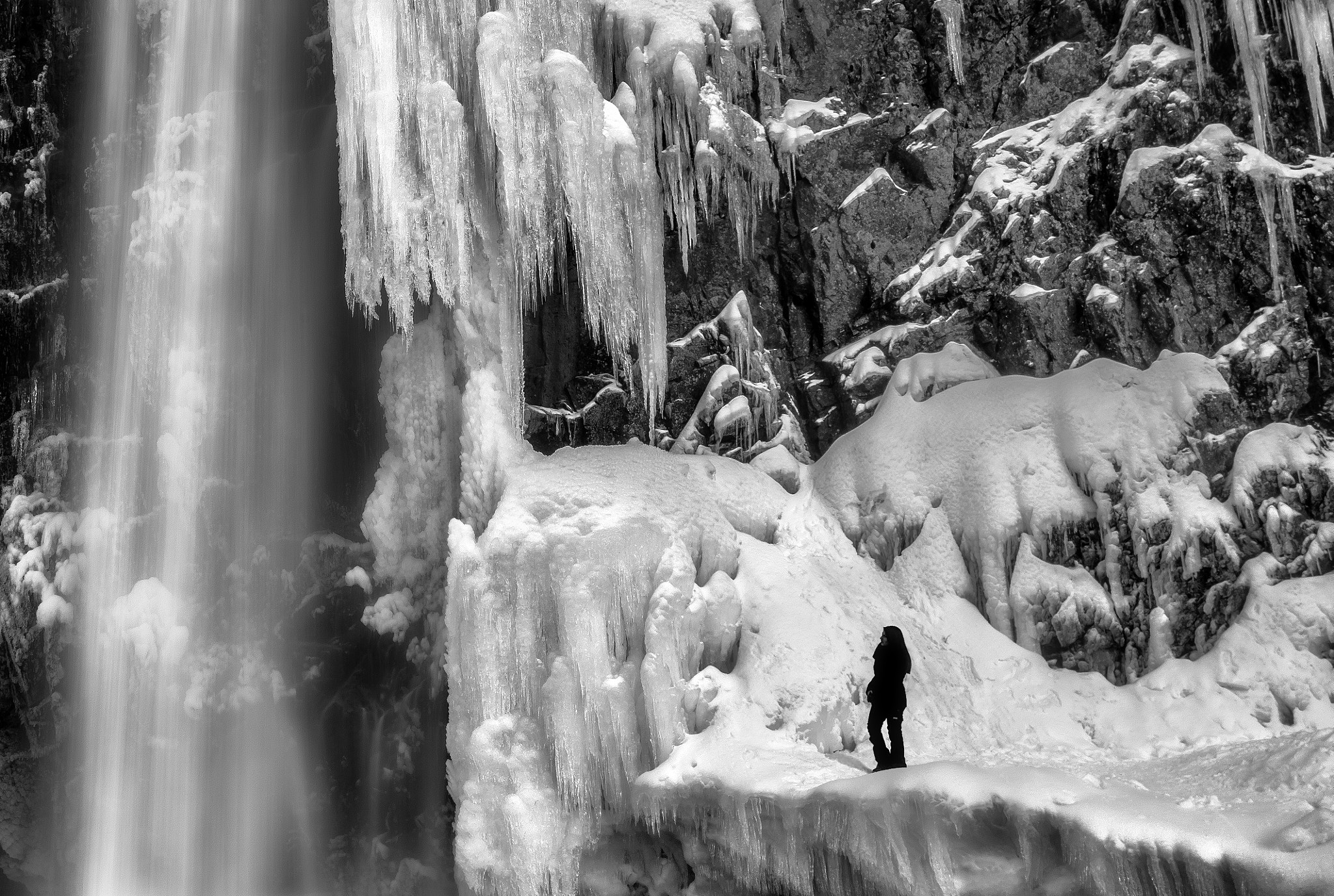 Nikon AF-S Nikkor 18-35mm F3.5-4.5G ED sample photo. Icy waterfall photography