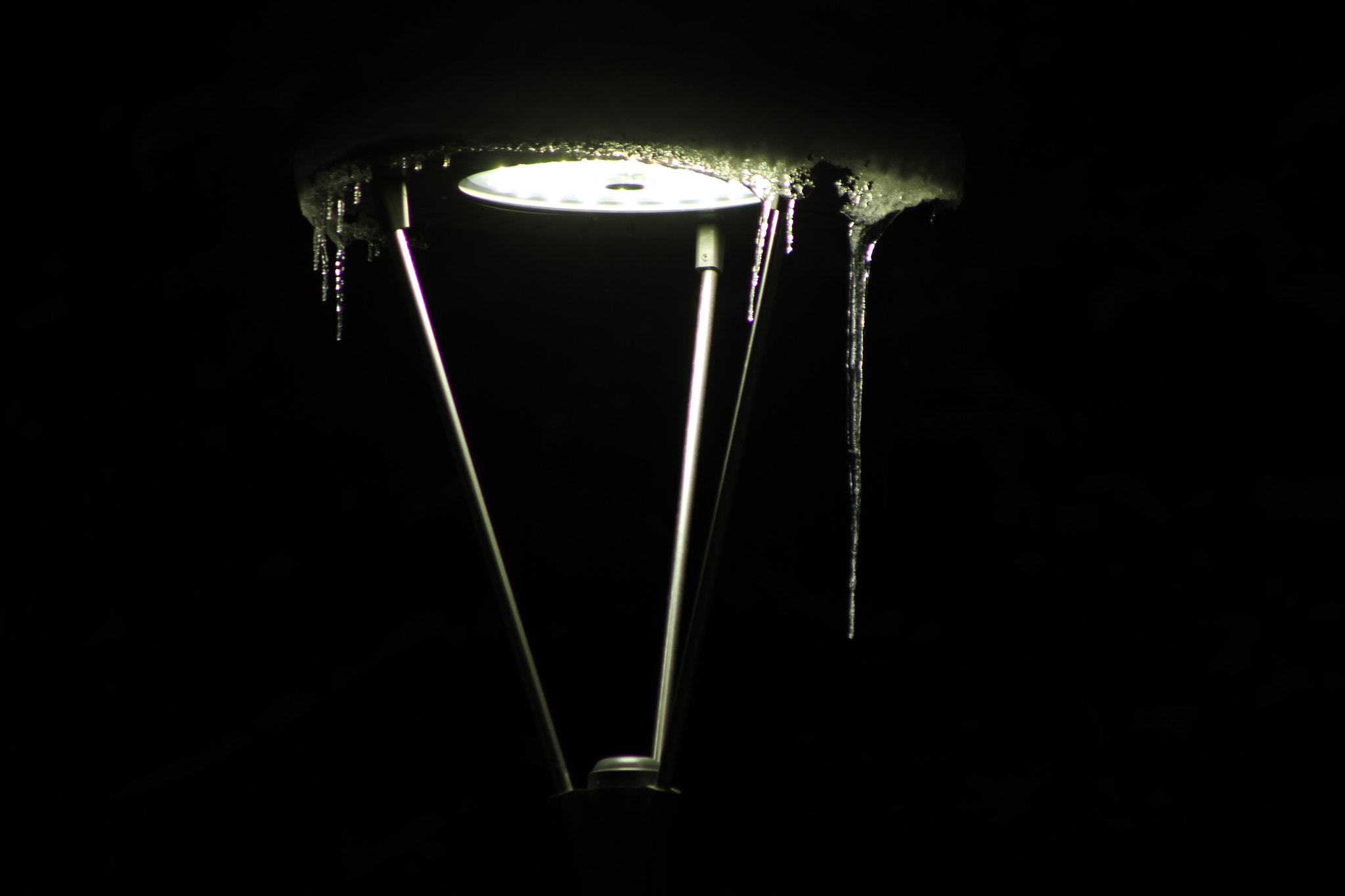 Canon EF 90-300mm F4.5-5.6 sample photo. Ice lamp photography