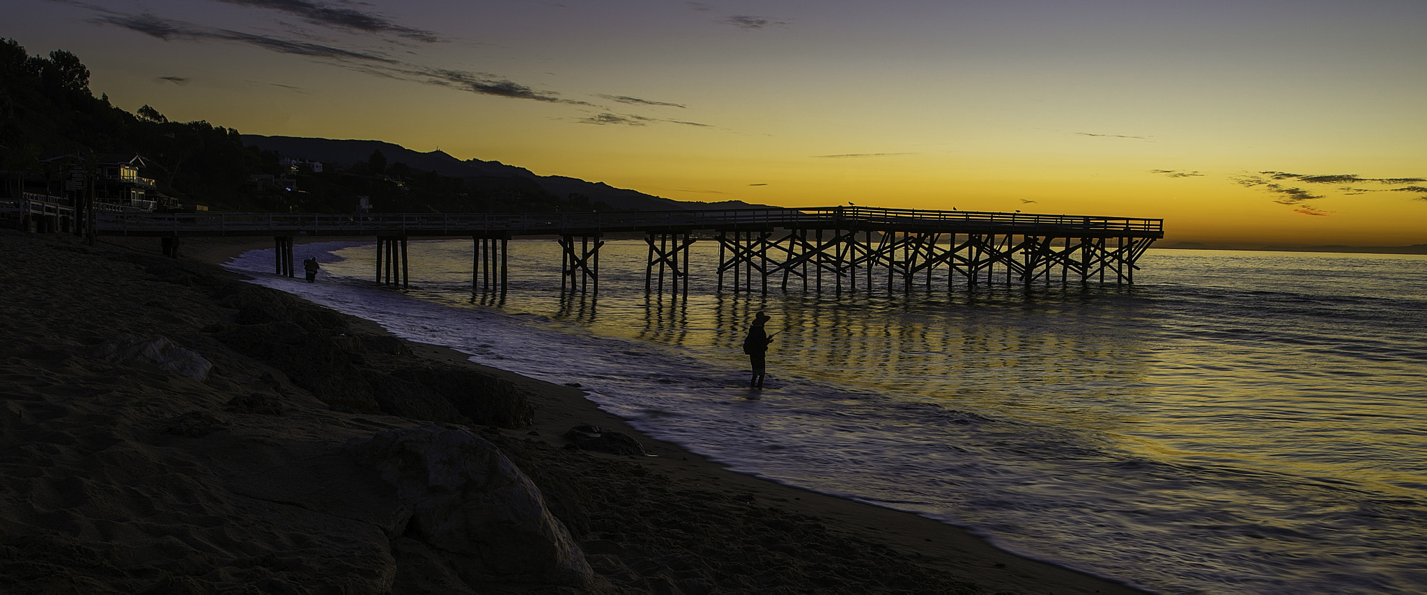 HD Pentax-DA645 28-45mm F4.5ED AW SR sample photo. Paradise cove fisherman photography