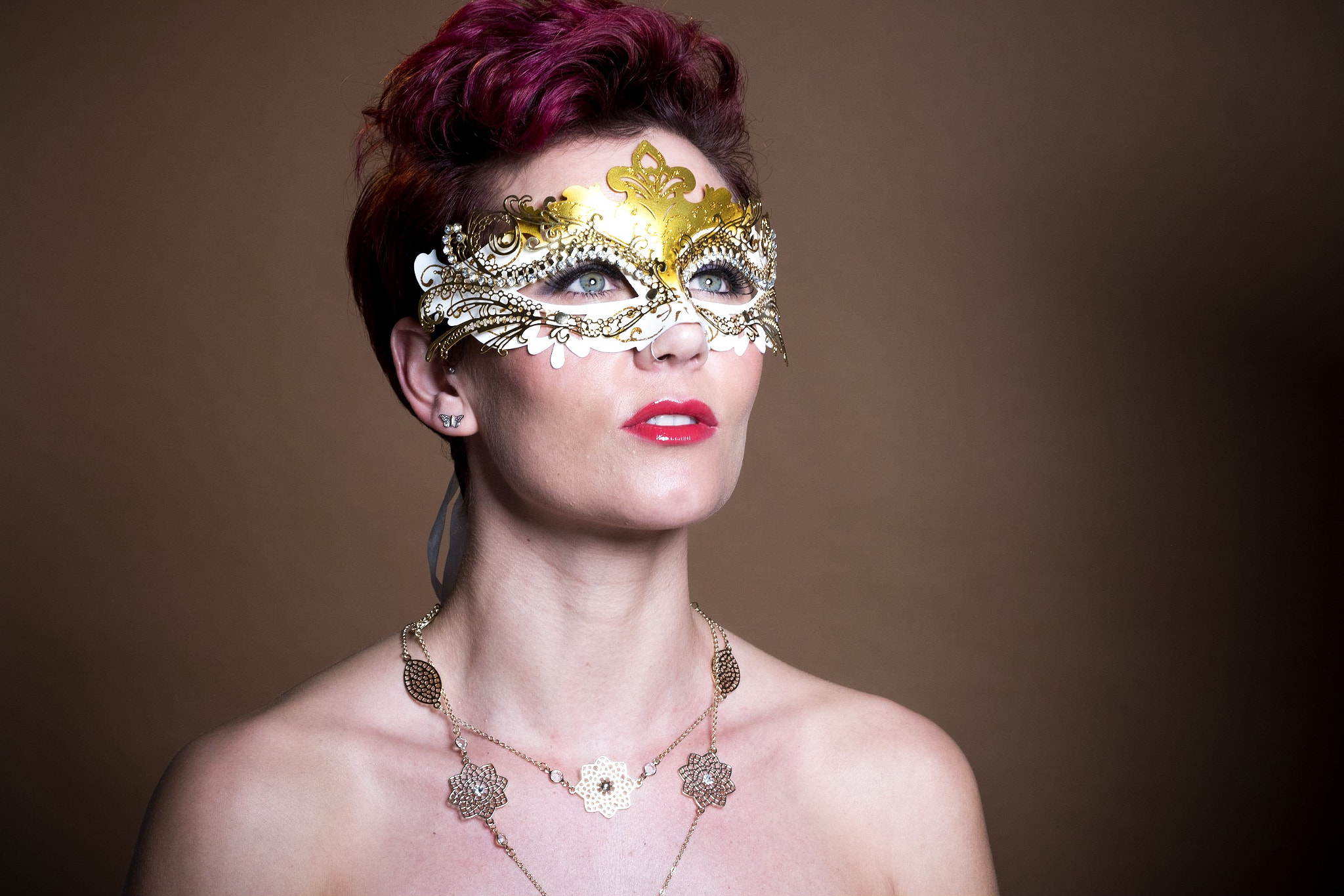 Fujifilm X-Pro2 + Fujifilm XF 90mm F2 R LM WR sample photo. Masked ball awaits photography