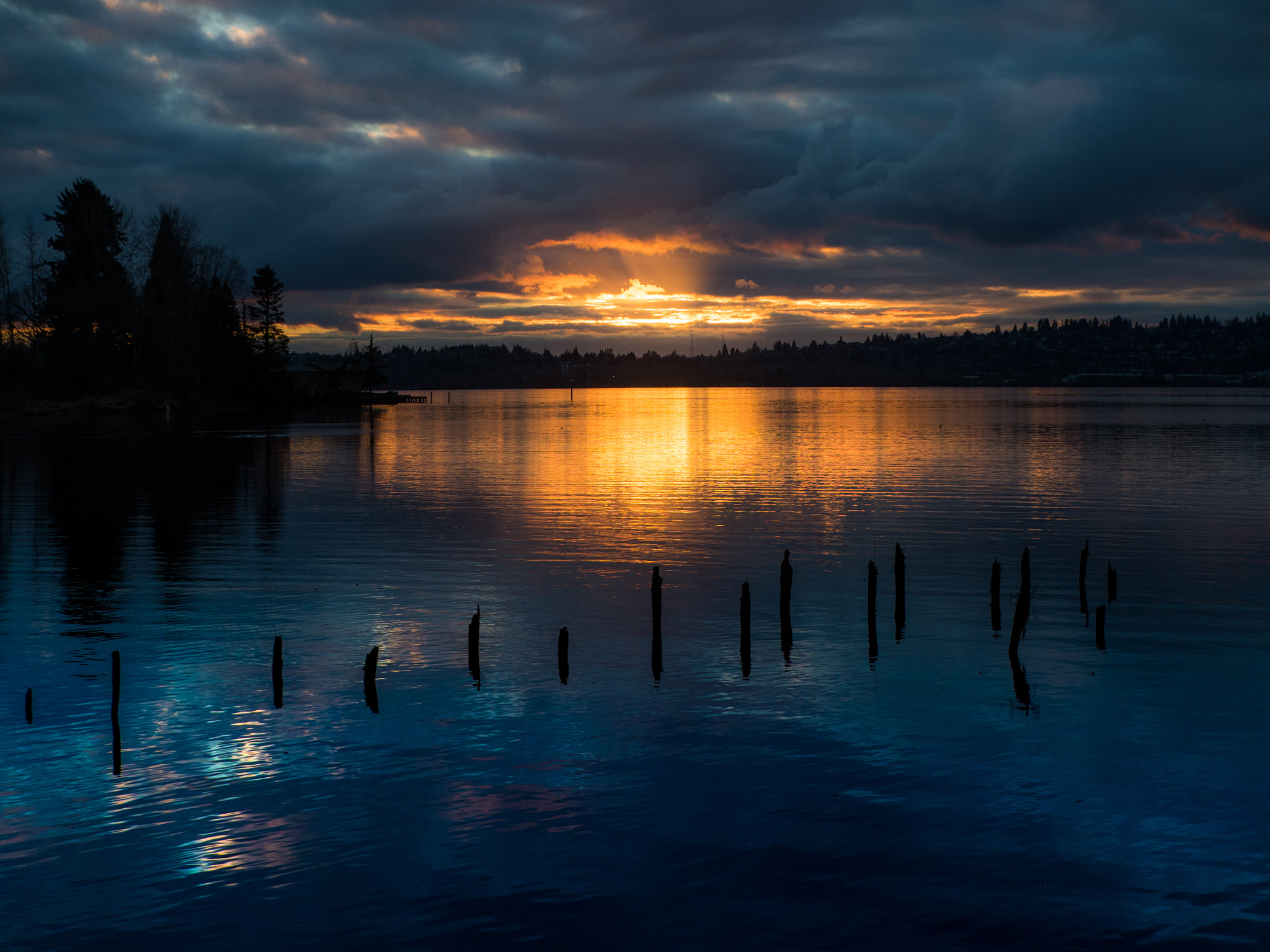 Panasonic Lumix G X Vario 35-100mm F2.8 OIS sample photo. Juanita bay sunset photography