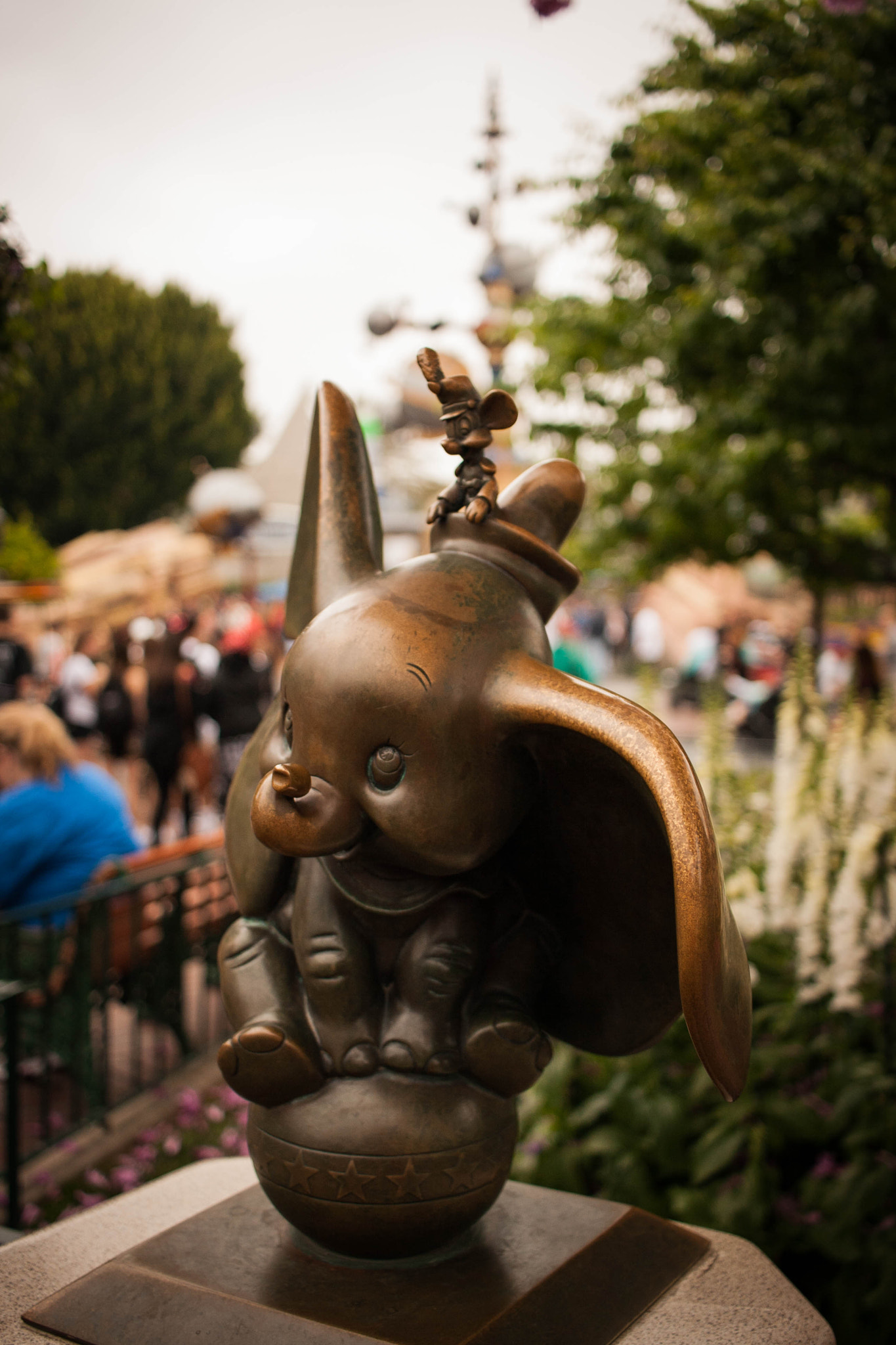 Canon EOS 400D (EOS Digital Rebel XTi / EOS Kiss Digital X) sample photo. Disneyland (of ) photography