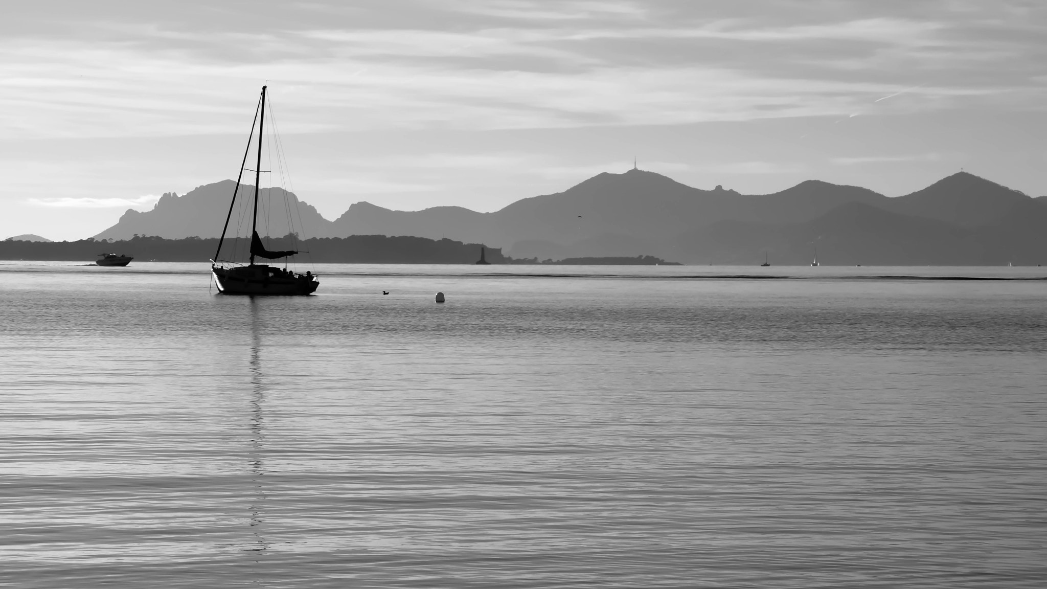Canon EF-S 17-85mm F4-5.6 IS USM sample photo. On a quiet sea photography