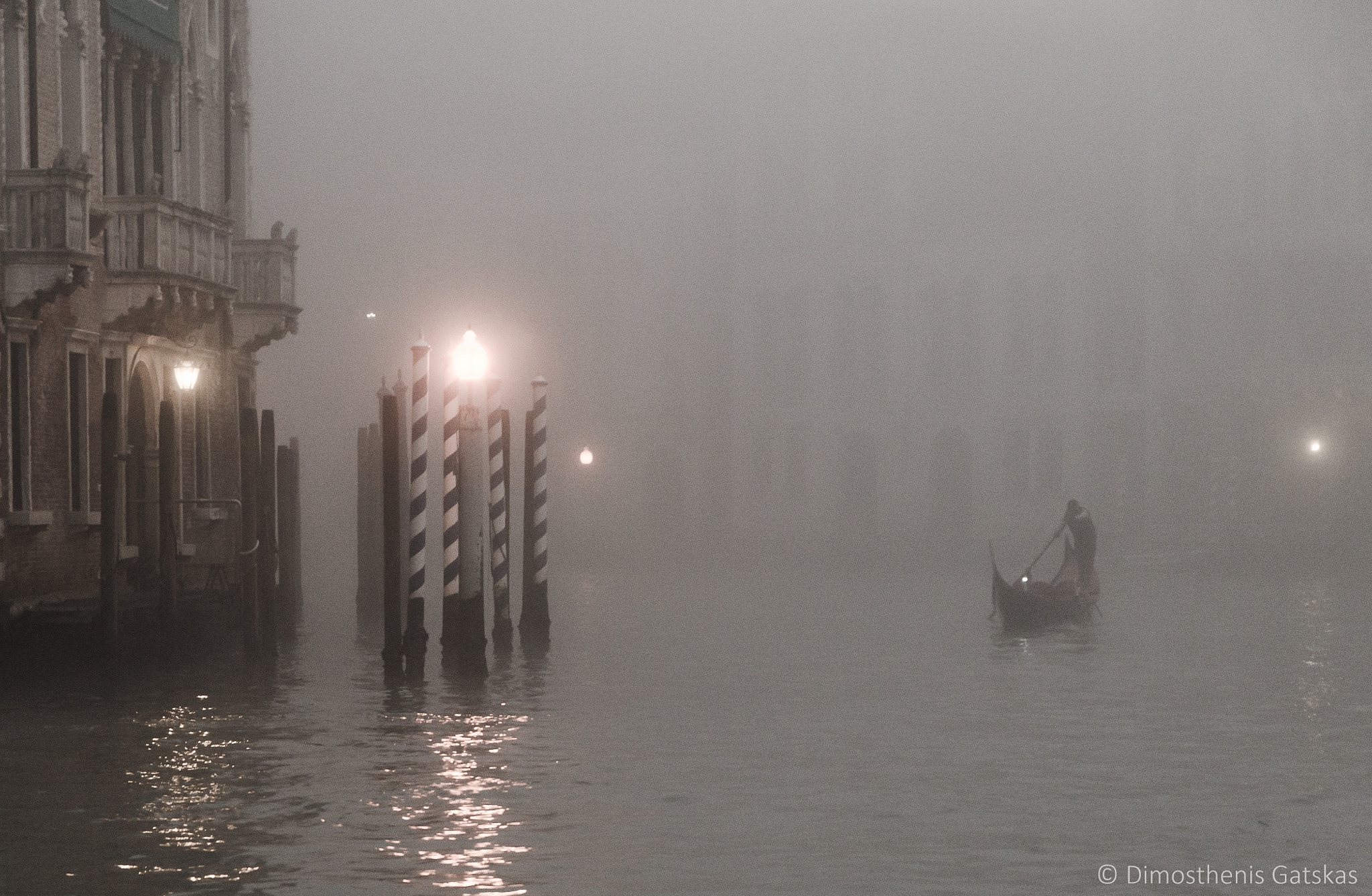 Nikon D5100 + Sigma 17-70mm F2.8-4 DC Macro OS HSM sample photo. Blurry gondola photography