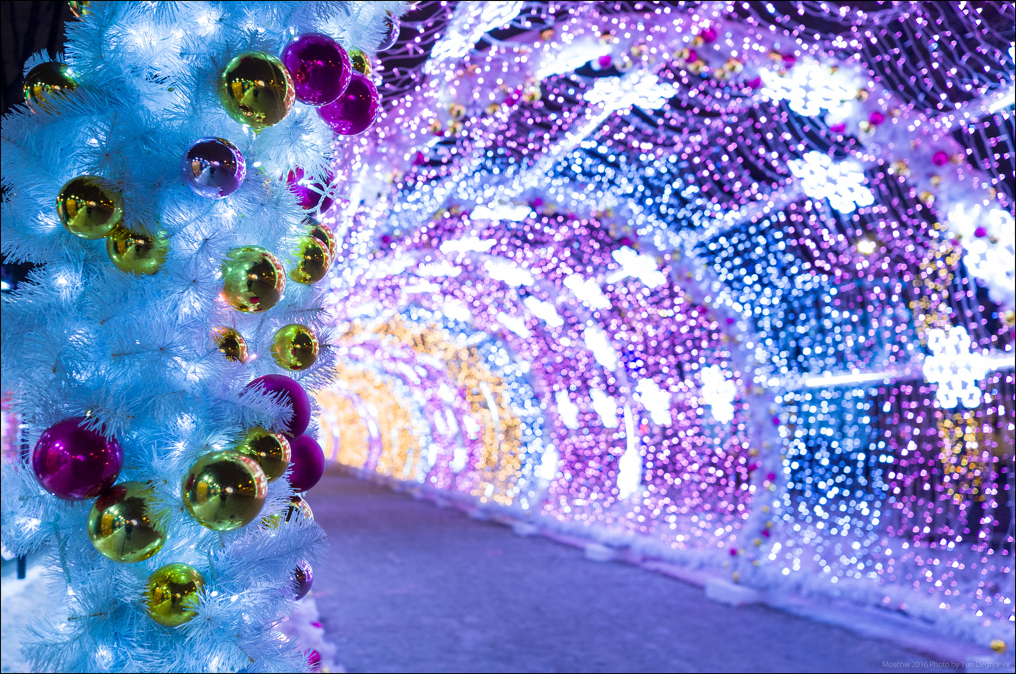 Leica X-U (Typ 113) sample photo. Russia. moscow. christmas decoration on boulevard. photography