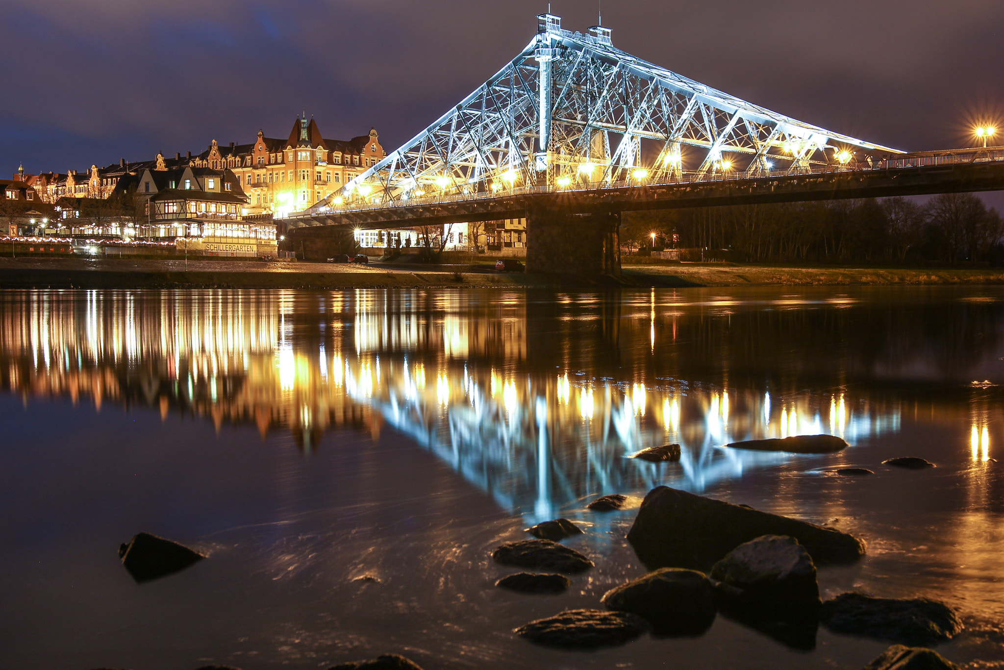 Sigma 18-35mm f/1.8 DC HSM sample photo. Blue hour at the blue wonder photography