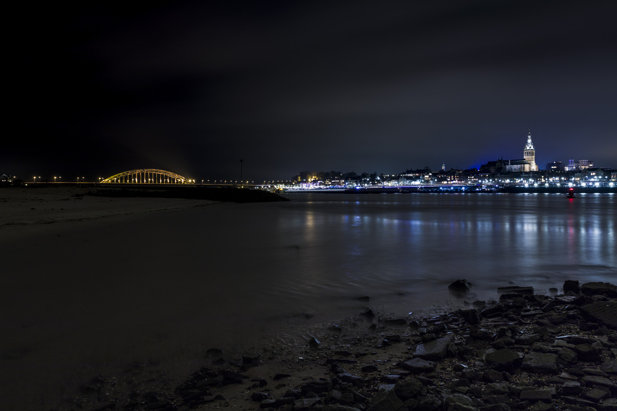 Canon EOS 5DS + Sigma 24-70mm F2.8 EX DG Macro sample photo. Nightshot of nijmegen photography