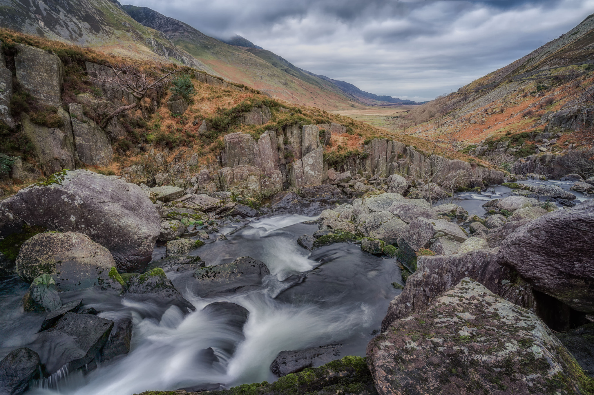 ZEISS Touit 12mm F2.8 sample photo. Nant ffrancon pass photography