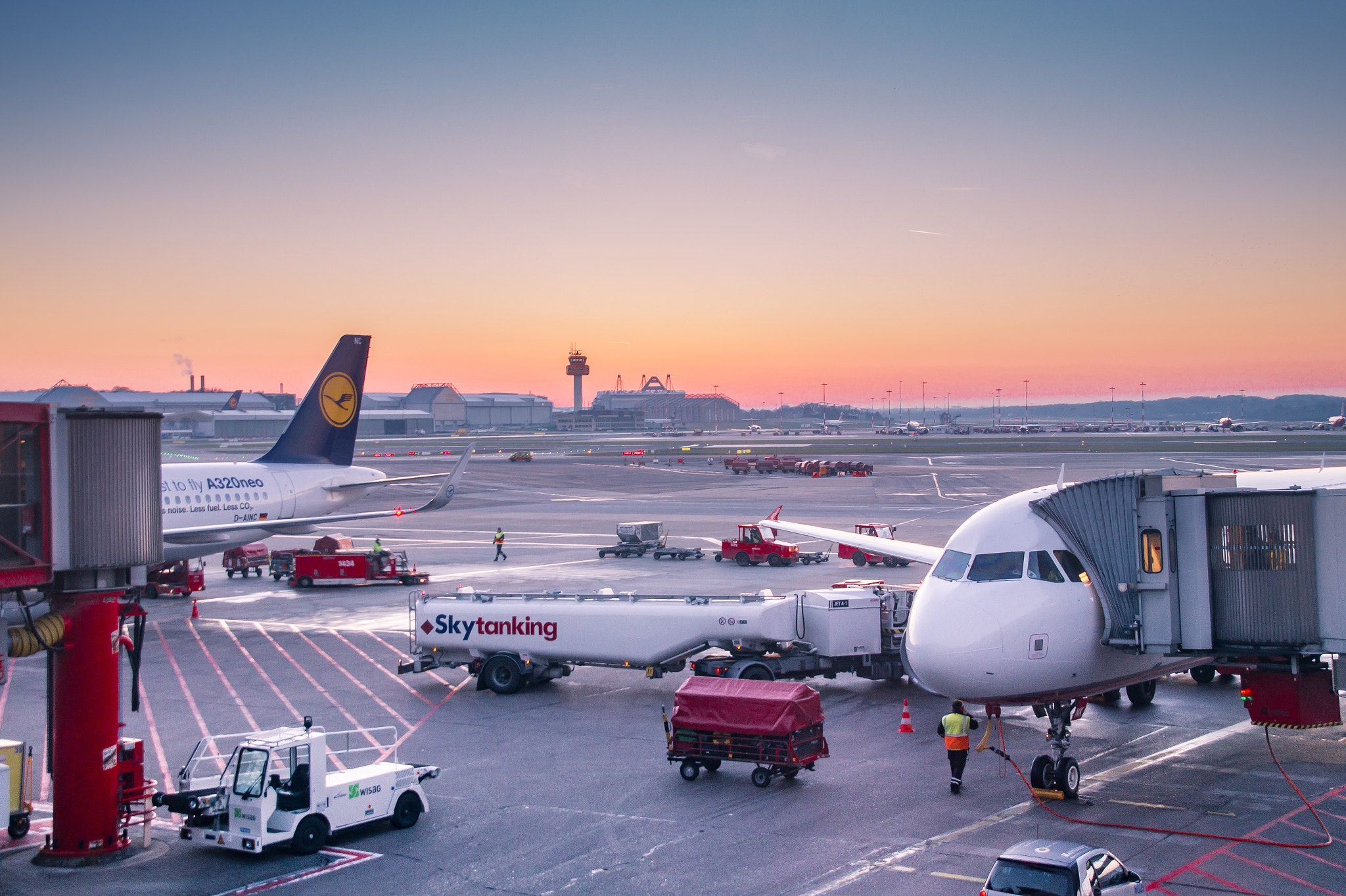 Sony SLT-A58 sample photo. Airport photography