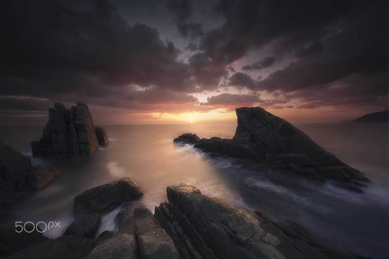 Sony a7R II + Voigtlander HELIAR-HYPER WIDE 10mm F5.6 sample photo. Last light photography