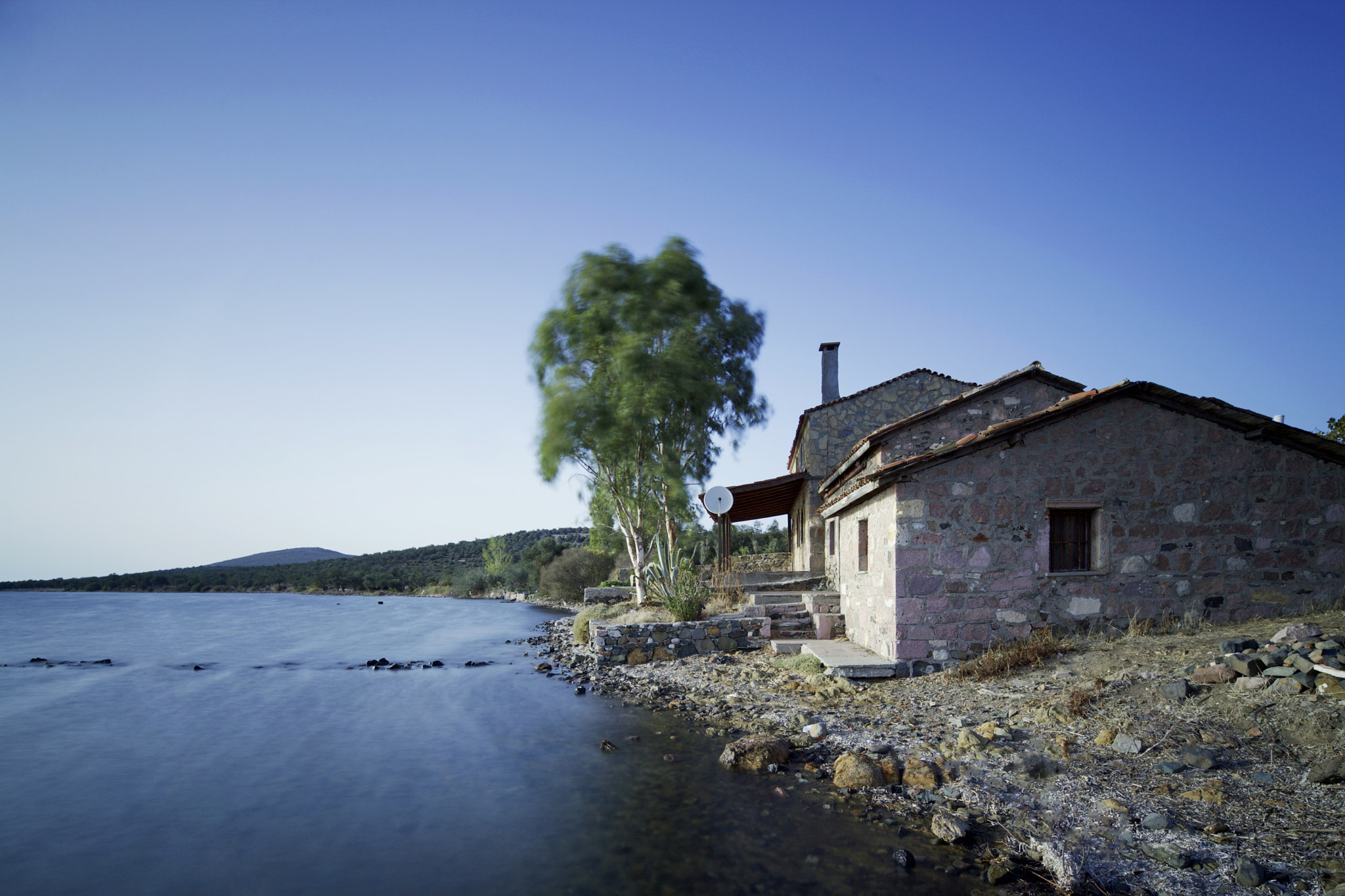 Canon TS-E 17mm F4L Tilt-Shift sample photo. Old house photography