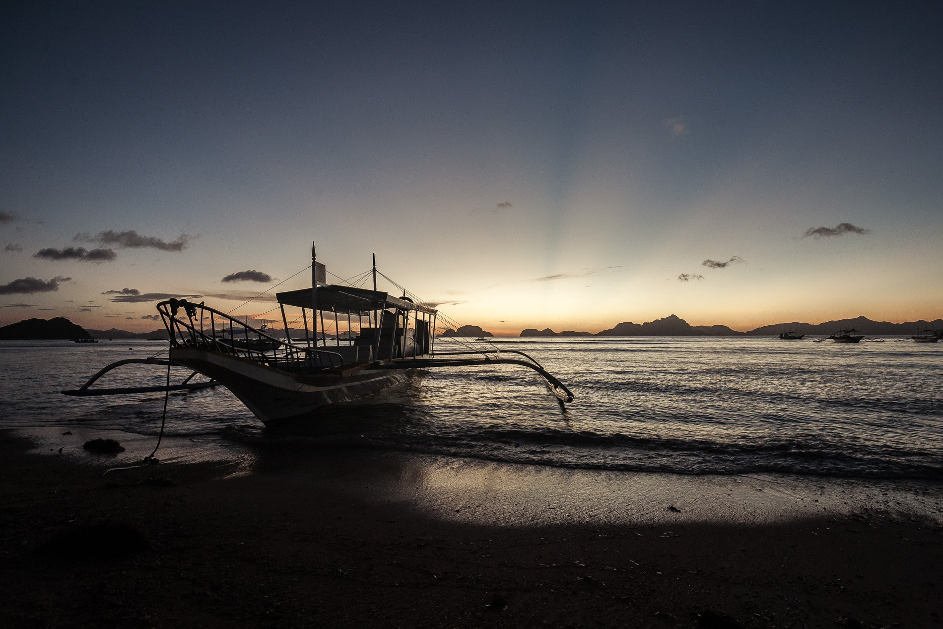 Canon EF 16-35mm F4L IS USM sample photo. Boat photography