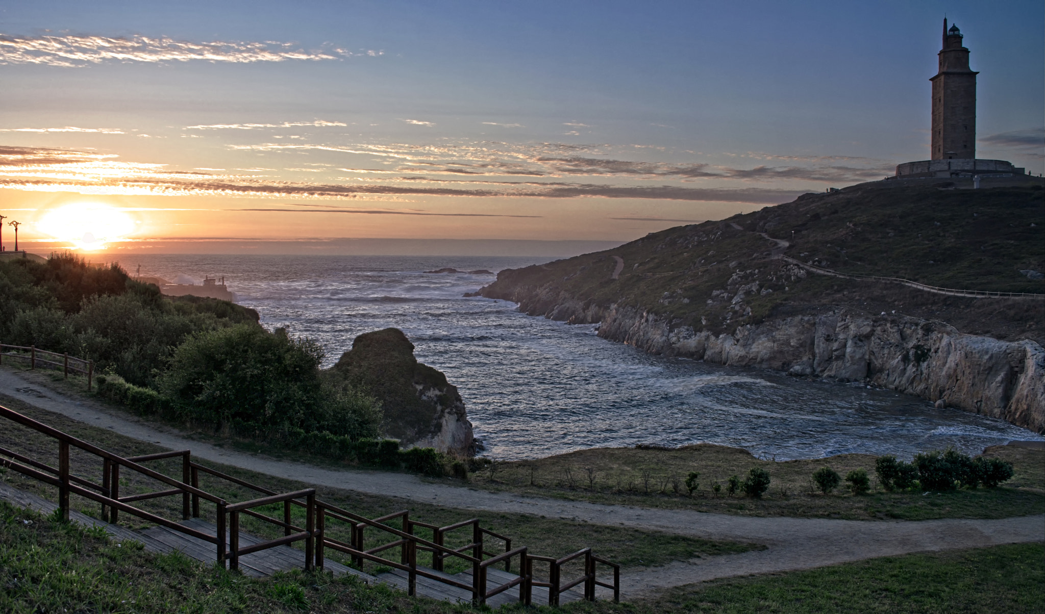 18.0-55.0mm f/3.5-f/5.6 sample photo. Nightfall in the tower of hercules photography