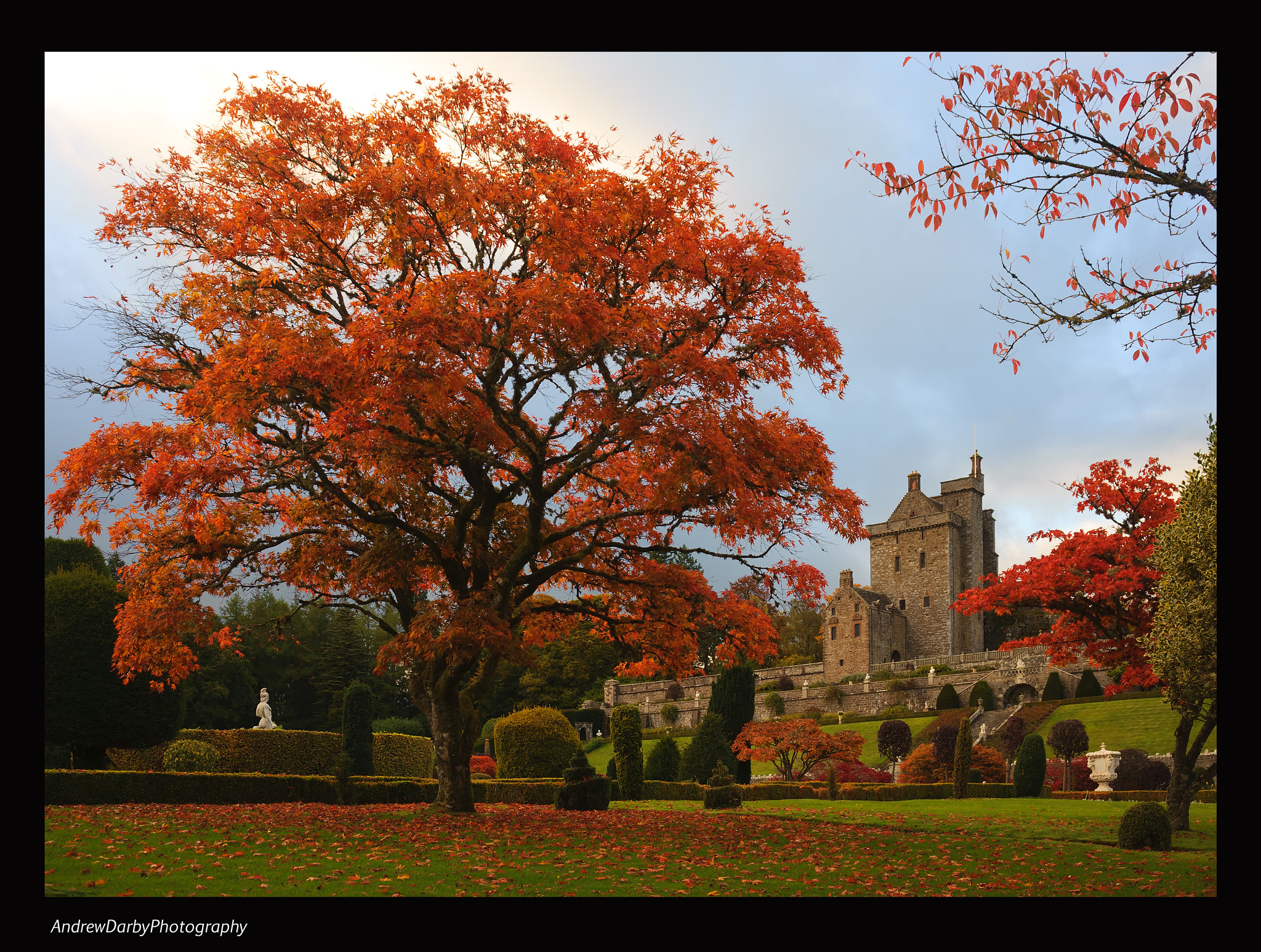 AF Zoom-Nikkor 28-80mm f/3.3-5.6G sample photo. Castle in fall photography