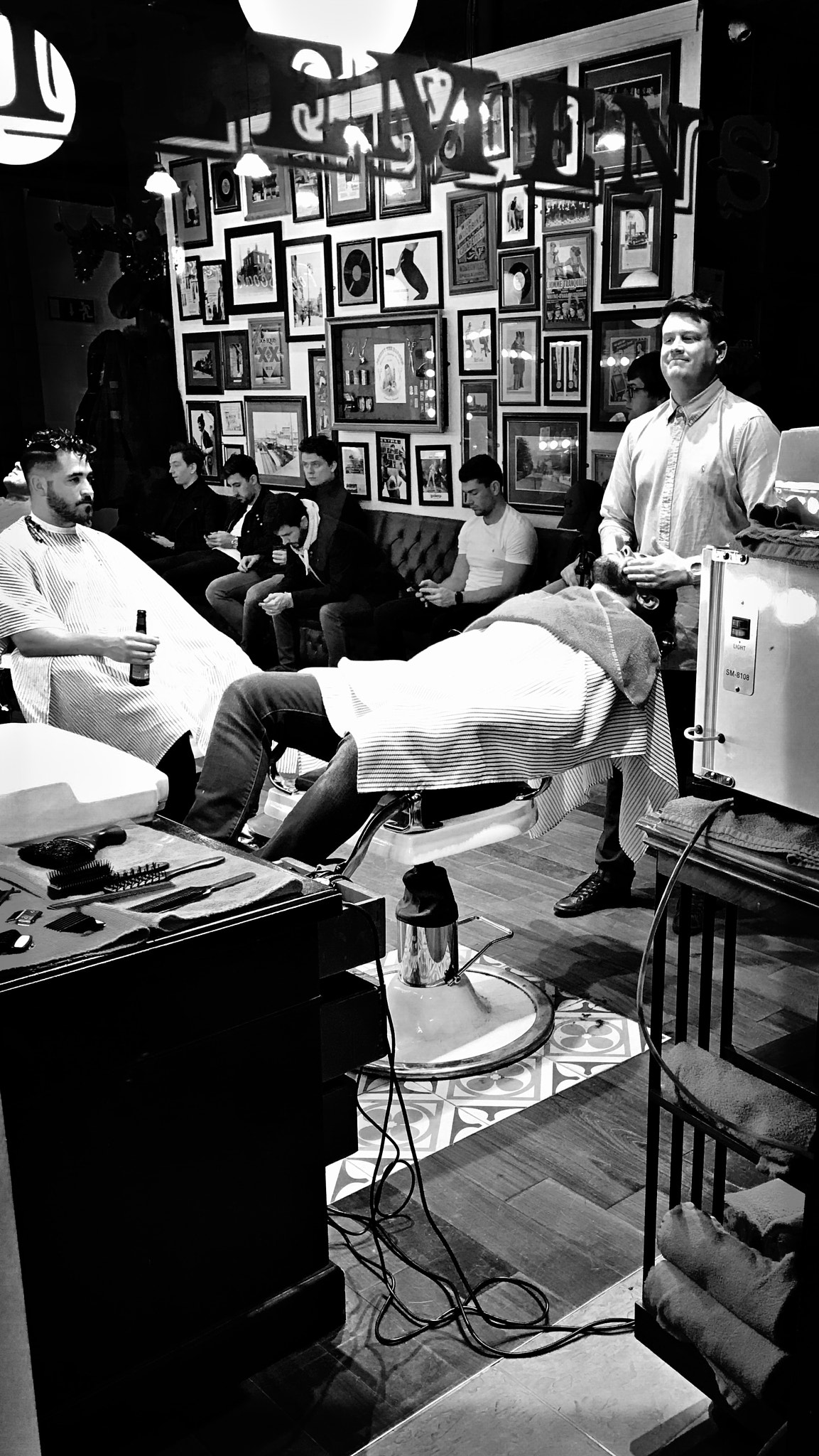 Hipstamatic 330 sample photo. Gentlemen barber-liverpool photography