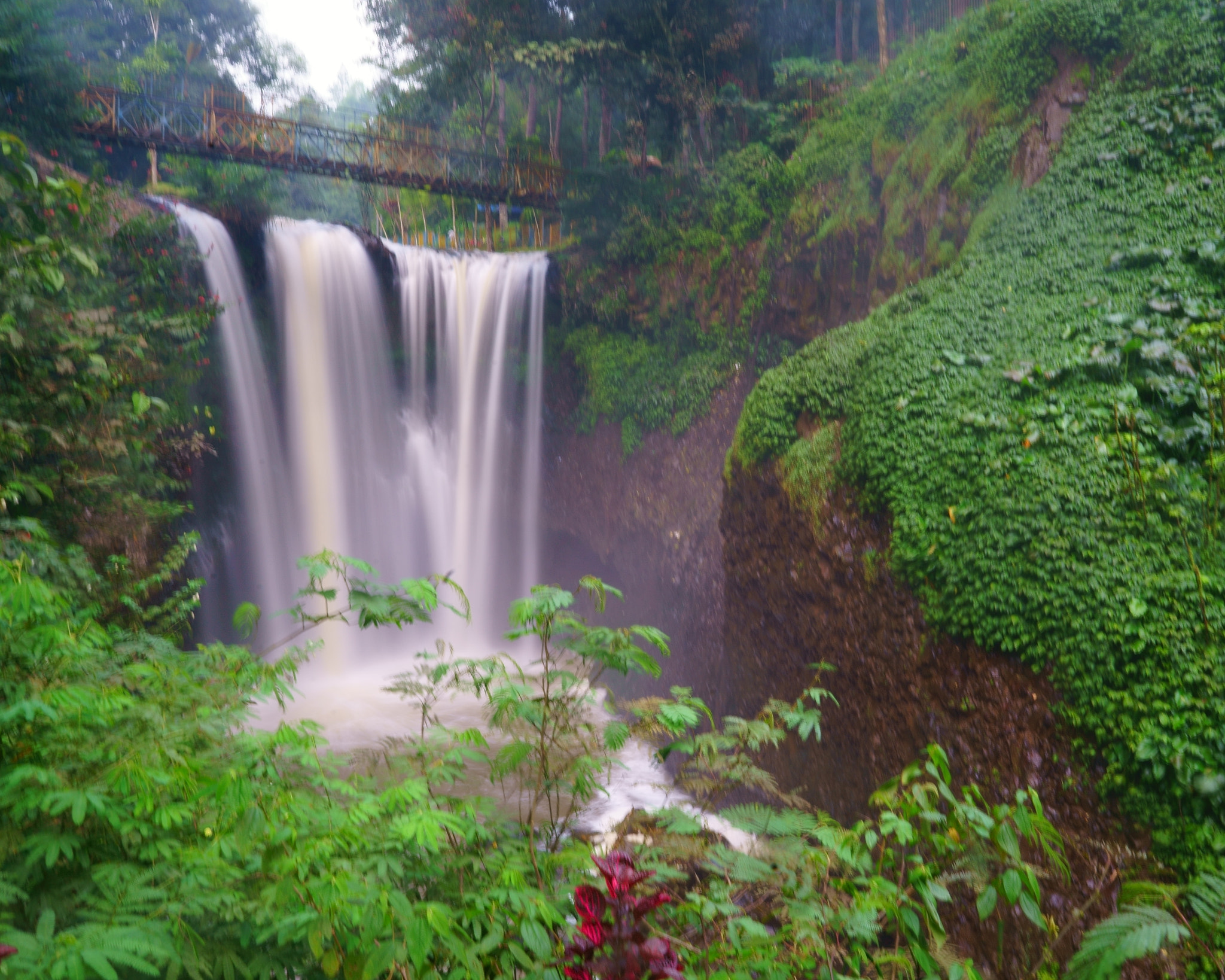 Sony FE 28mm F2 sample photo. Waterfall again photography