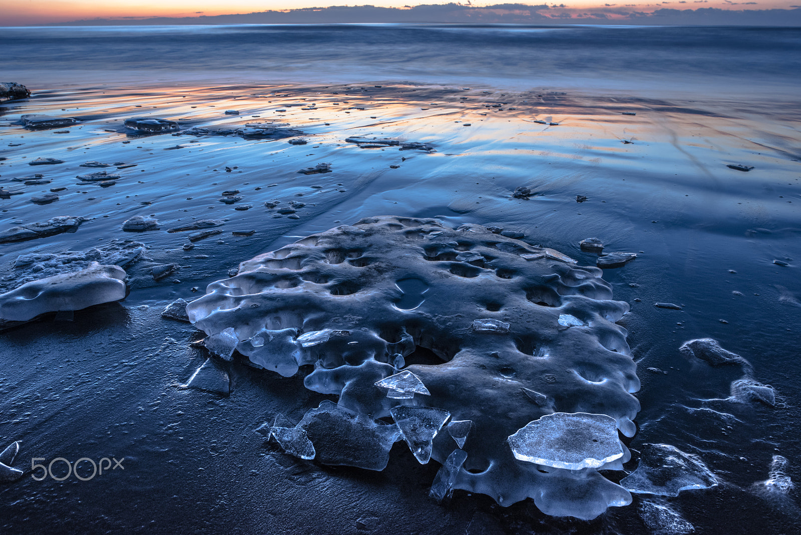 Nikon D810 + Nikon AF-S Nikkor 24mm F1.8G ED sample photo. Winter morning photography