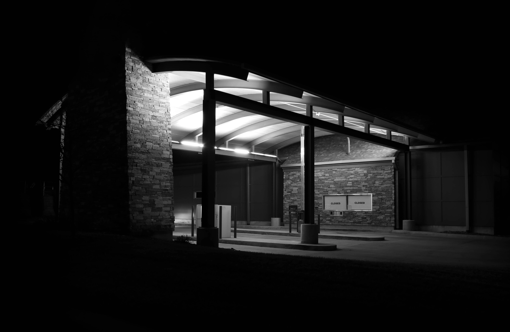 Sigma 10-20mm F3.5 EX DC HSM sample photo. Closed at night photography