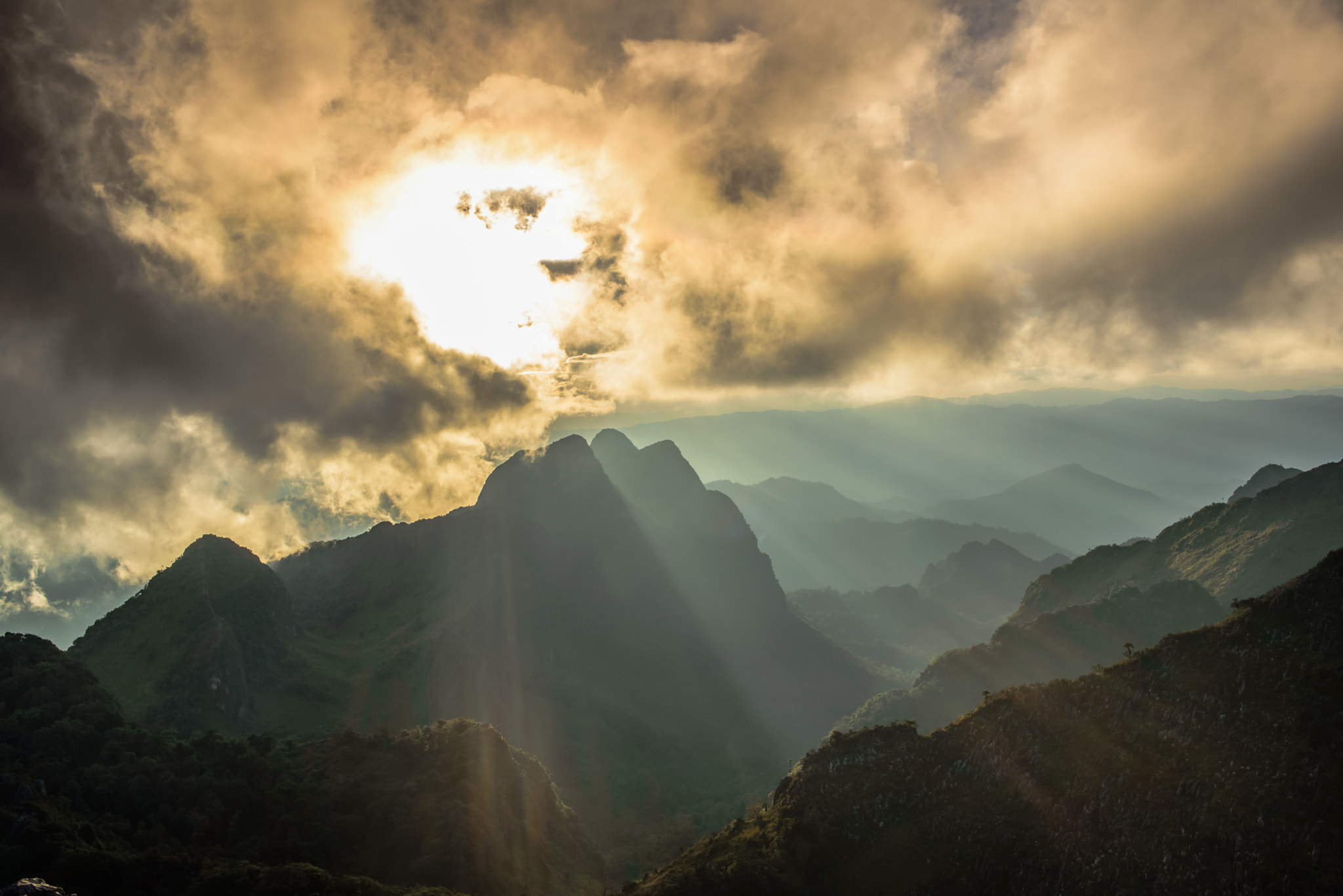 Nikon D750 + Nikon AF-S DX Nikkor 35mm F1.8G sample photo. Sunset @ doi luang chiang dao photography