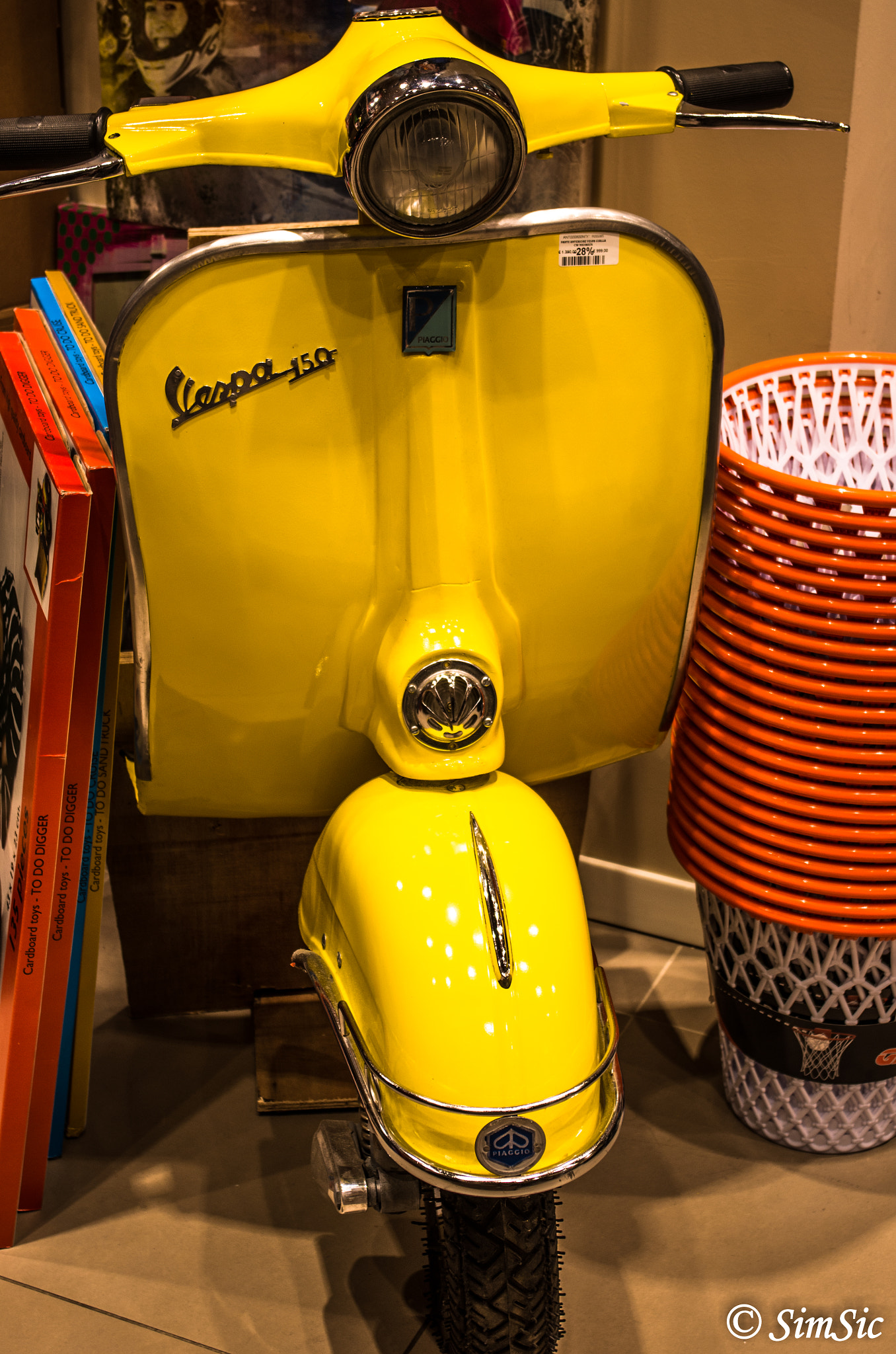 smc PENTAX-DA L 18-55mm F3.5-5.6 sample photo. Vespa150.jpg photography