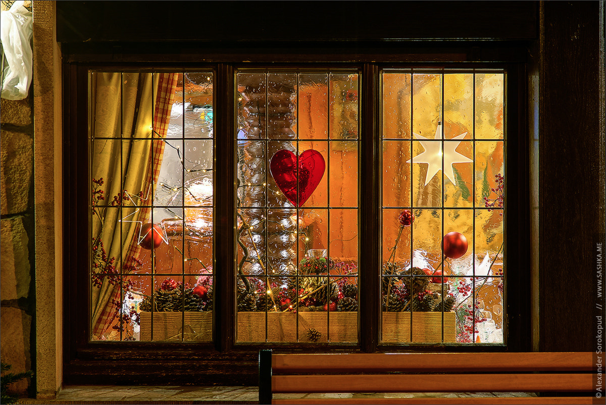 Sony a7S II + Minolta AF 80-200mm F2.8 HS-APO G sample photo. Outdoor christmas decoration in strasbourg, france photography