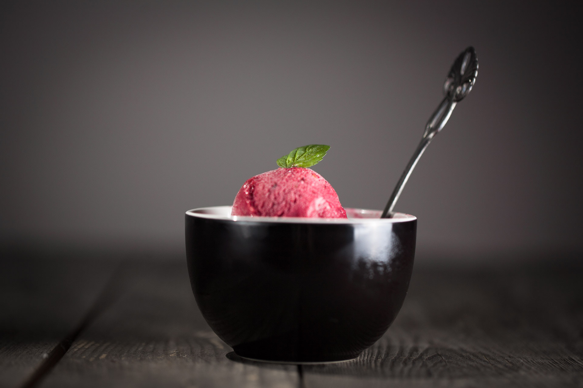 Canon EF 100mm F2.8L Macro IS USM sample photo. Nana icecream photography