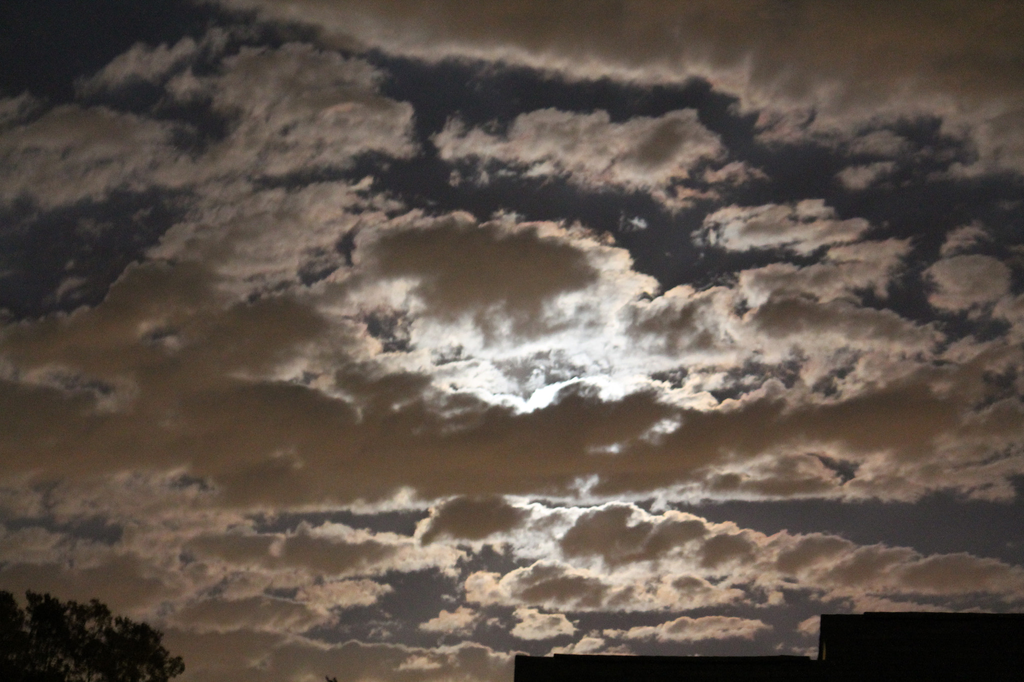 Canon EF-S 55-250mm F4-5.6 IS sample photo. Full moon photography