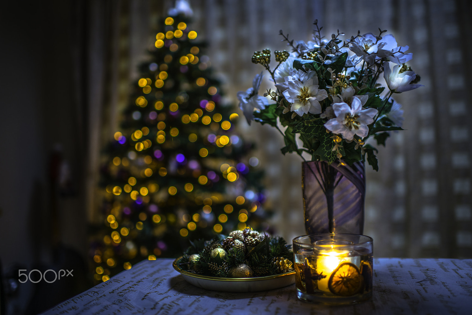Nikon D800 + Nikon AF-S Nikkor 35mm F1.4G sample photo. Christmas lights photography