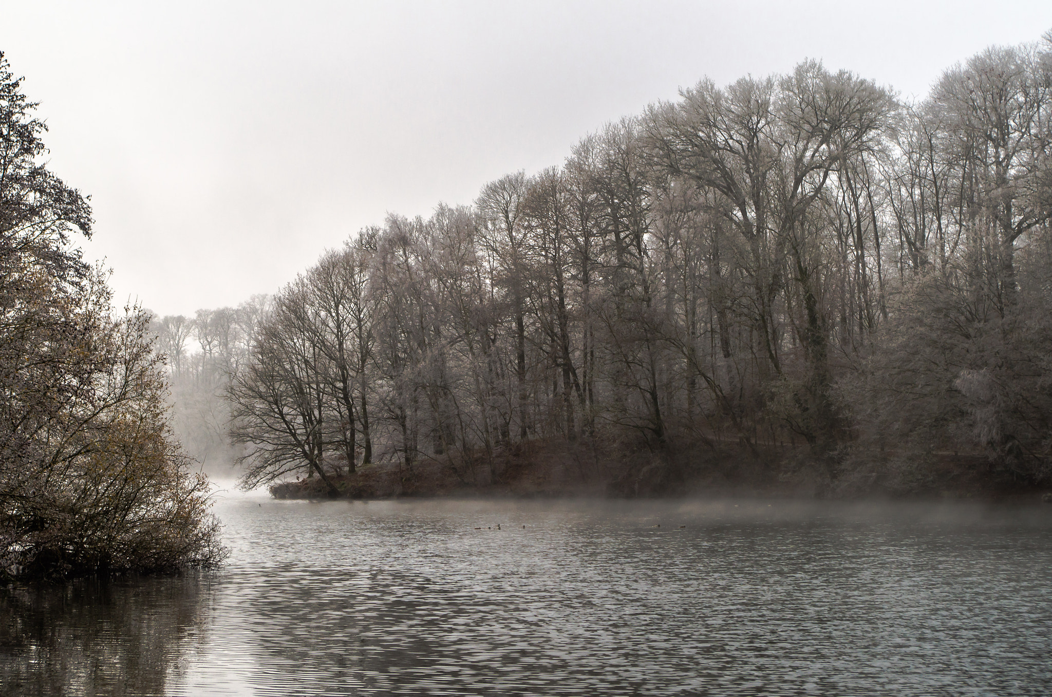 Pentax smc DA 18-55mm F3.5-5.6 AL WR sample photo. Winter lake photography