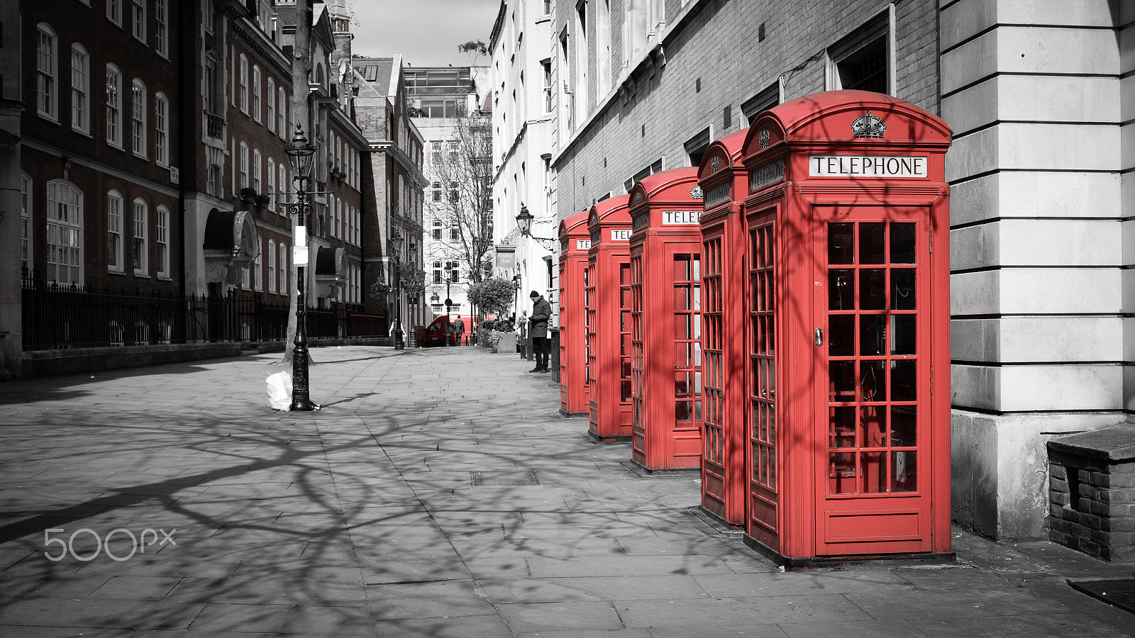 Fujifilm X-E2 + Fujifilm XF 27mm F2.8 sample photo. Telephone booths photography