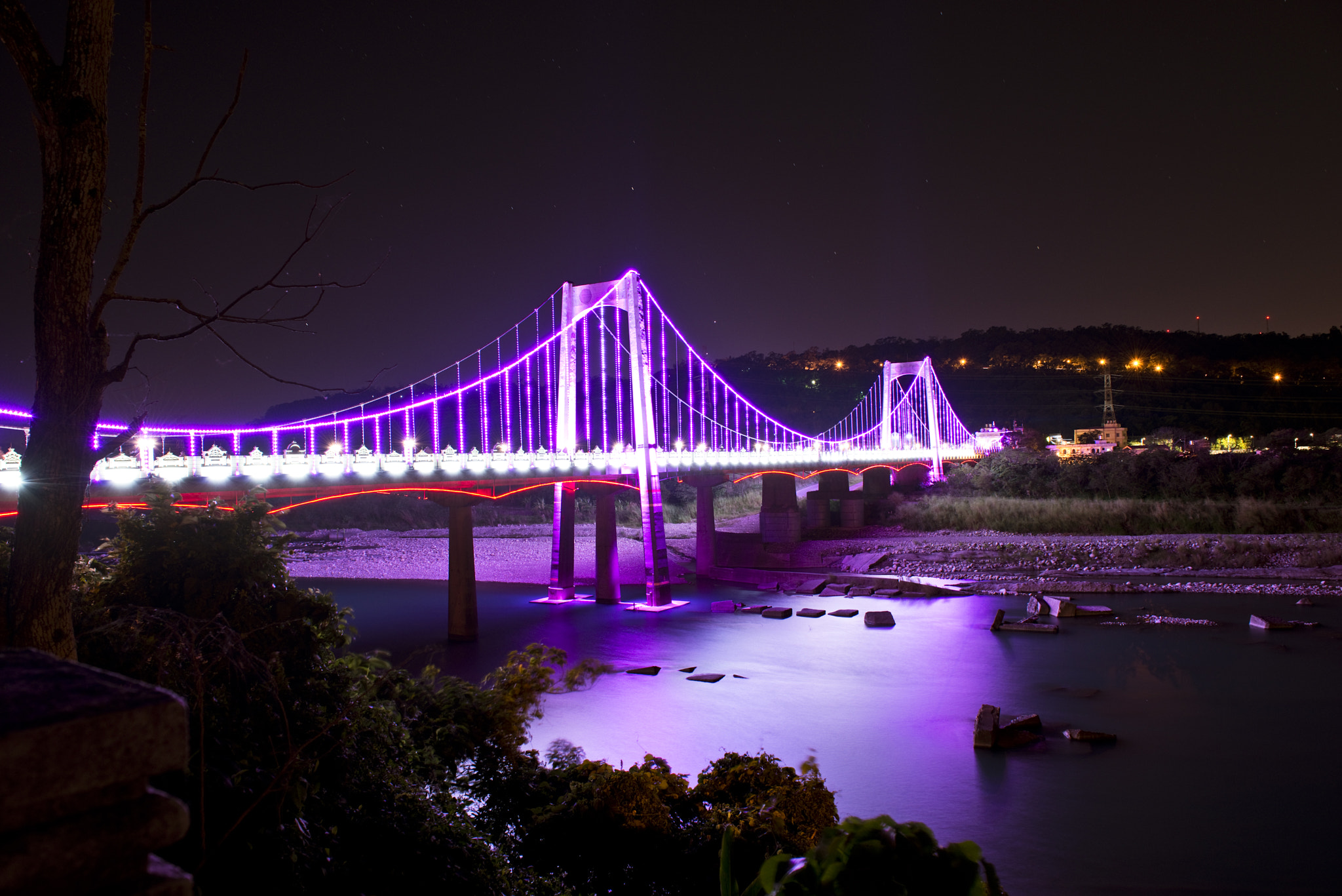 Nikon D800 + AF Nikkor 28mm f/2.8 sample photo. The silk-like river surface photography