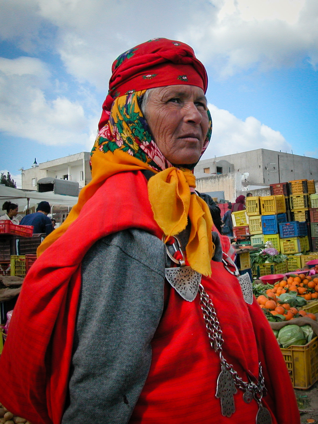 Nikon E5000 sample photo. Tunisian woman at the market photography
