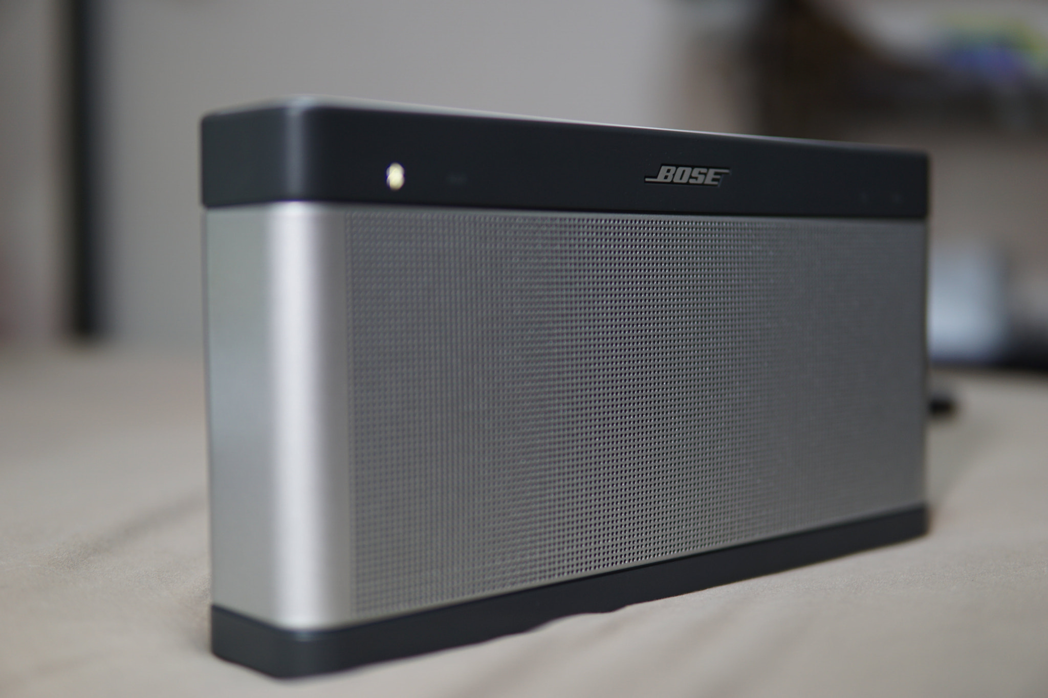 Sony a6000 + Sigma 30mm F1.4 DC DN | C sample photo. Bose soundlink 3 photography