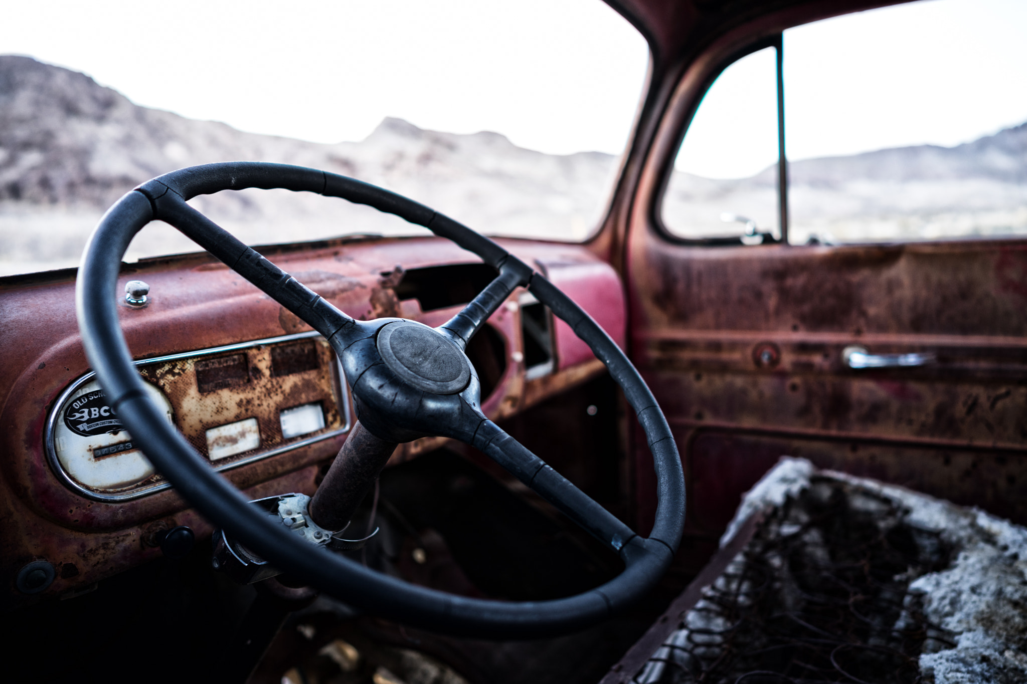 Sony a7 II + ZEISS Batis 25mm F2 sample photo. Old truck photography
