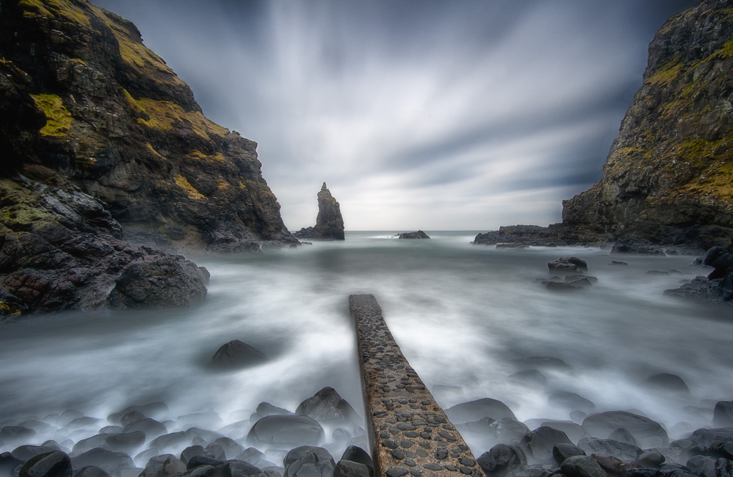 Nikon D700 + Nikon AF Nikkor 20mm F2.8D sample photo. The jetty photography