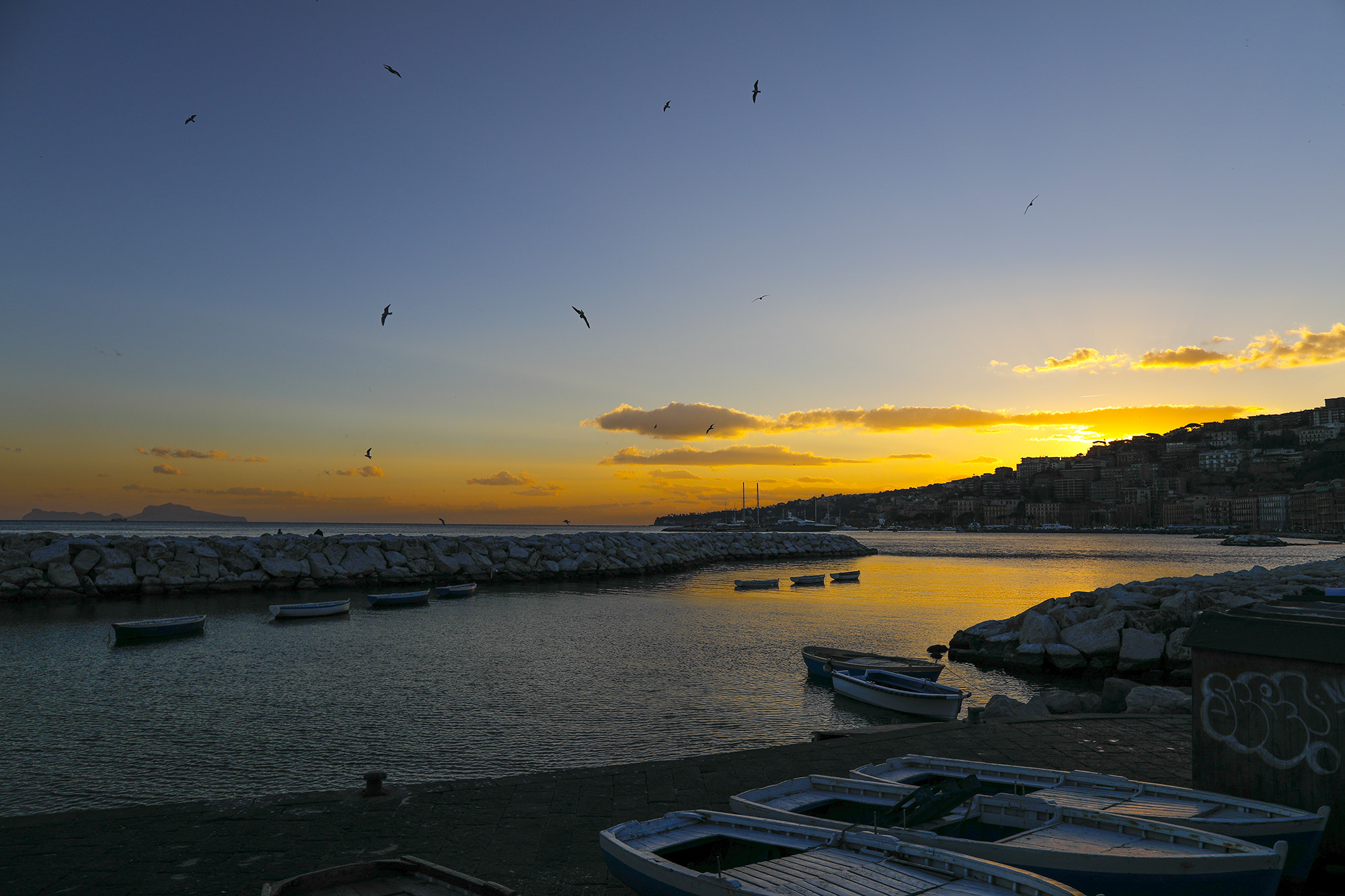 Canon EOS 5D Mark IV + Canon EF 24mm F1.4L II USM sample photo. Napoli le ultime foto del 2016 photography