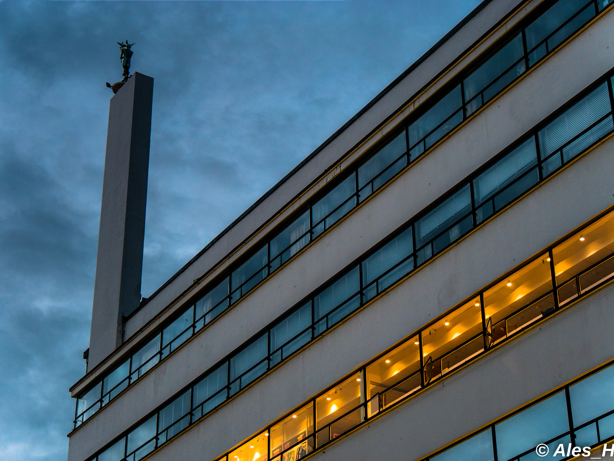 Panasonic Lumix DMC-GX85 (Lumix DMC-GX80 / Lumix DMC-GX7 Mark II) sample photo. Hermes building photography