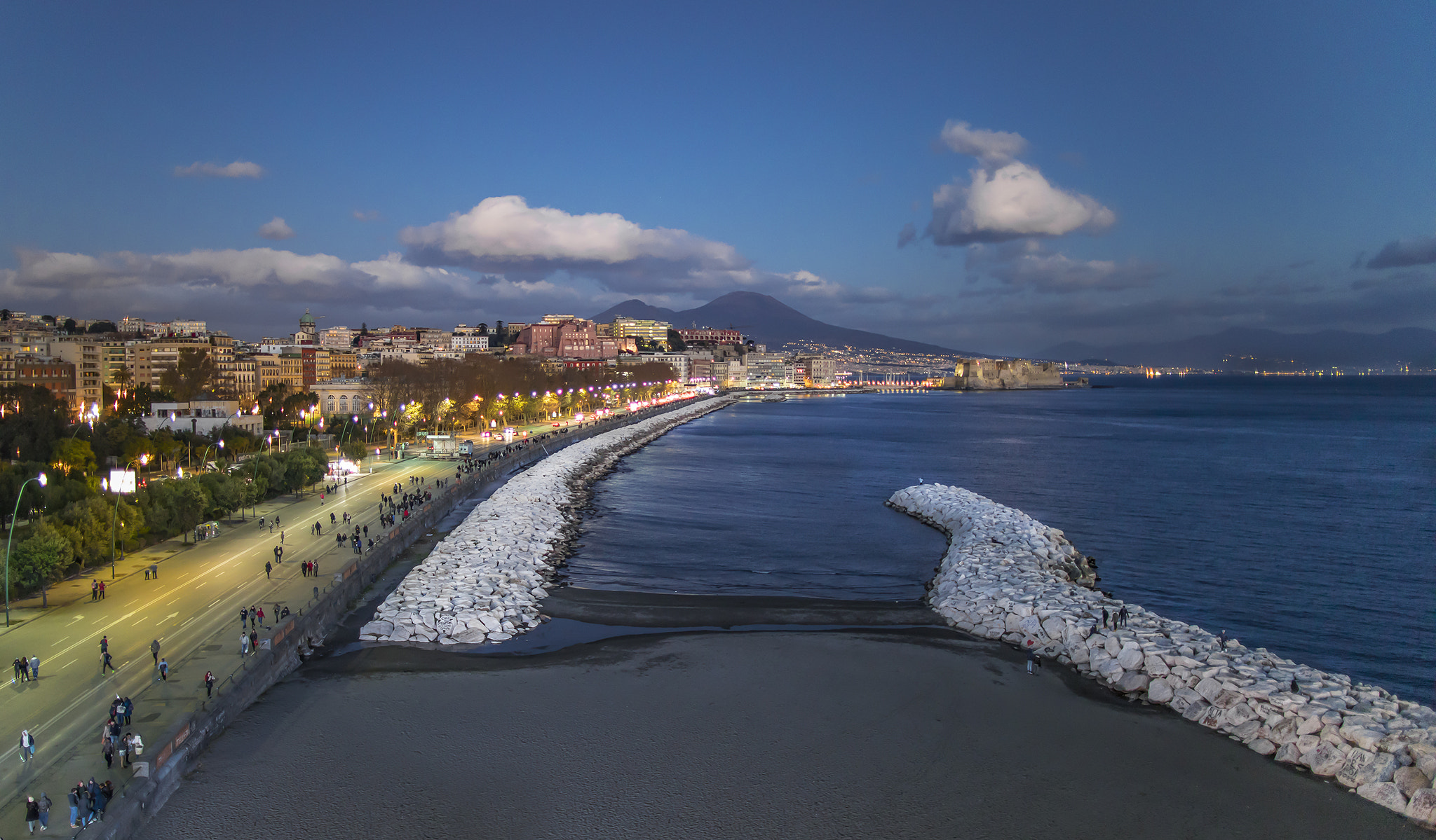 Canon EF 24mm F1.4L II USM sample photo. Napoli le ultime foto del 2016 photography