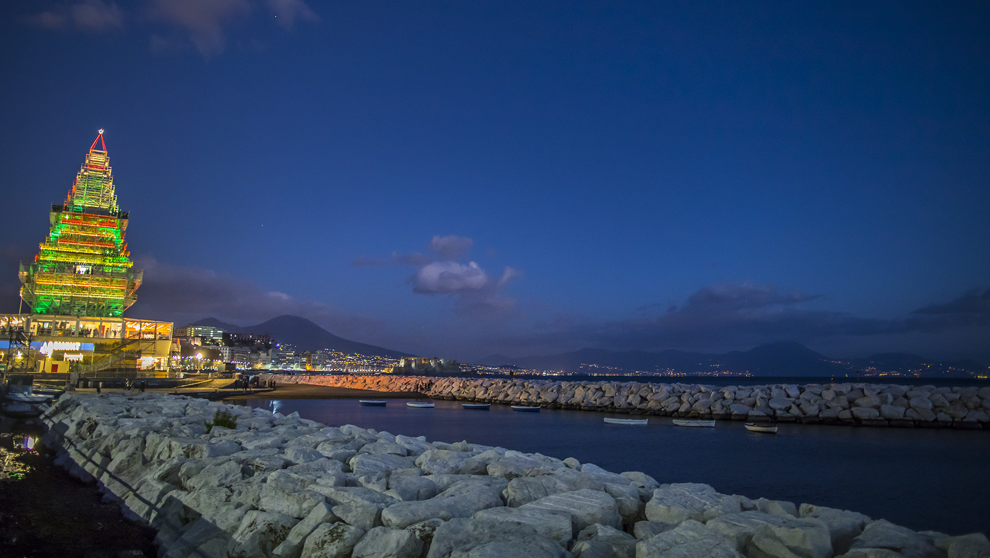 Canon EF 24mm F1.4L II USM sample photo. Napoli le ultime foto del 2016 photography