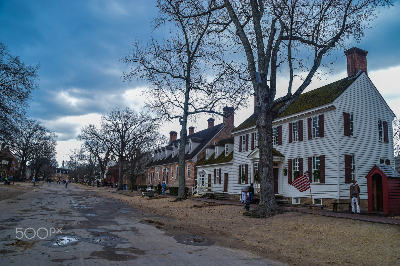 Nikon D5300 + Tamron AF 18-200mm F3.5-6.3 XR Di II LD Aspherical (IF) Macro sample photo. Main street photography