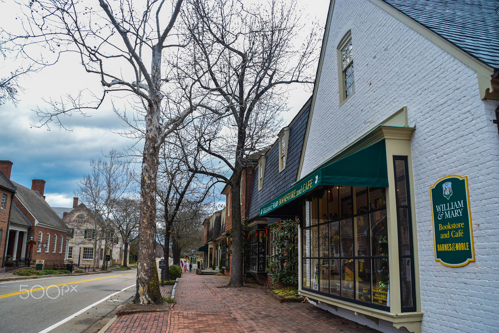 Nikon D5300 + Tamron AF 18-200mm F3.5-6.3 XR Di II LD Aspherical (IF) Macro sample photo. Downtown williamsburg photography