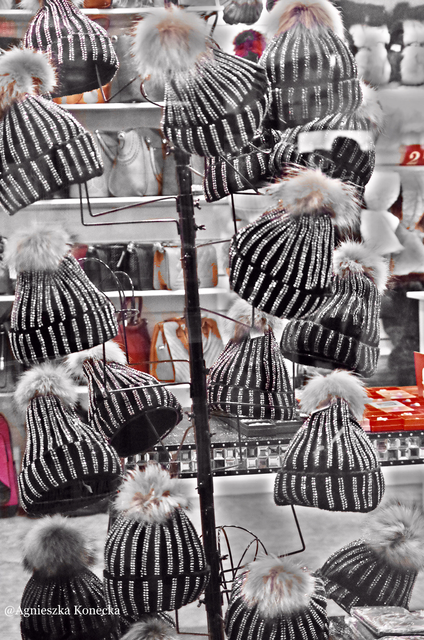 HD Pentax DA 55-300mm F4.0-5.8 ED WR sample photo. Hats photography