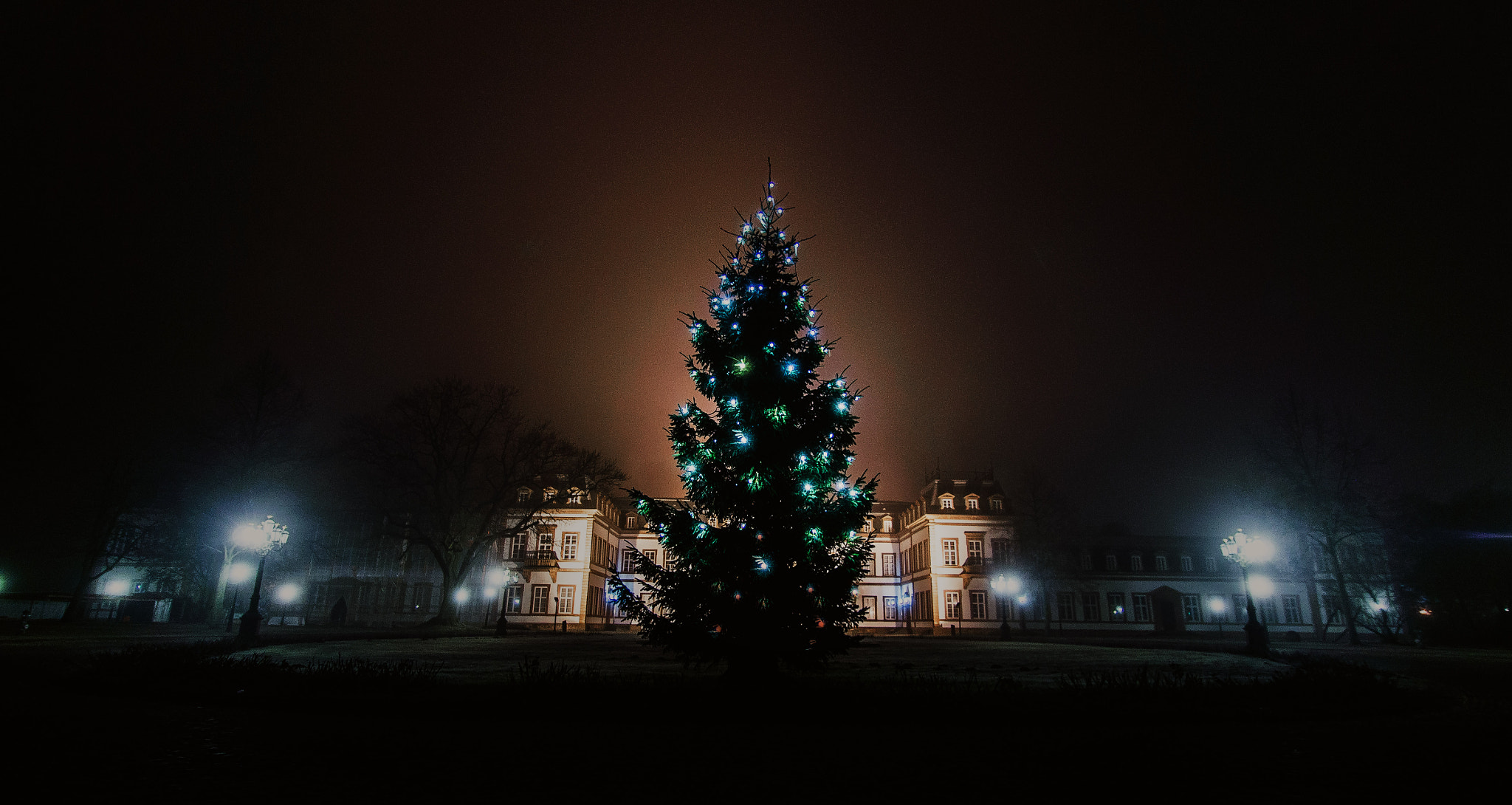 Sony Alpha DSLR-A580 + 20mm F2.8 sample photo. Christmas castle photography