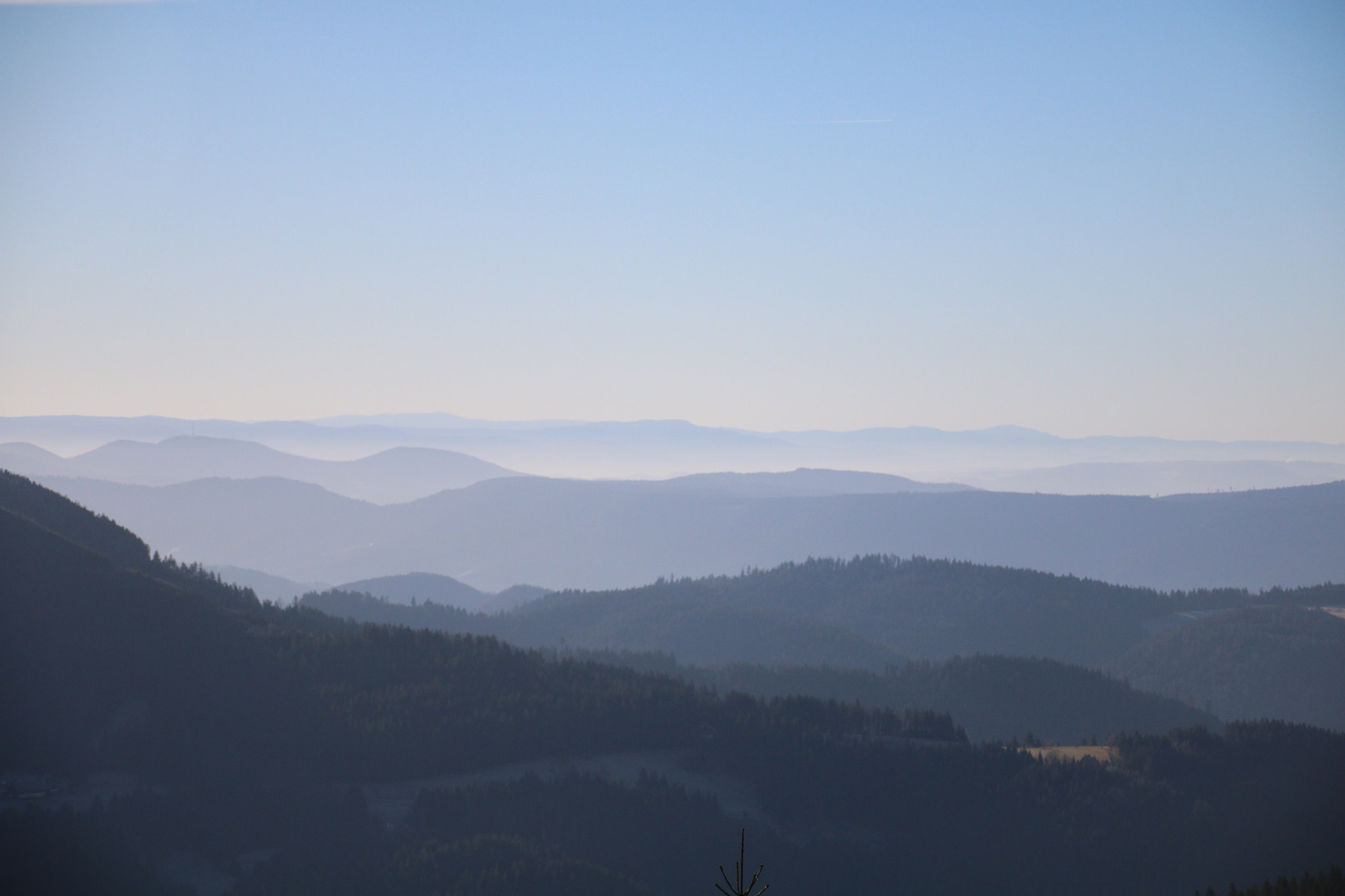 Canon EOS 750D (EOS Rebel T6i / EOS Kiss X8i) + Canon TS-E 90mm F2.8 Tilt-Shift sample photo. Mountain landscape photography