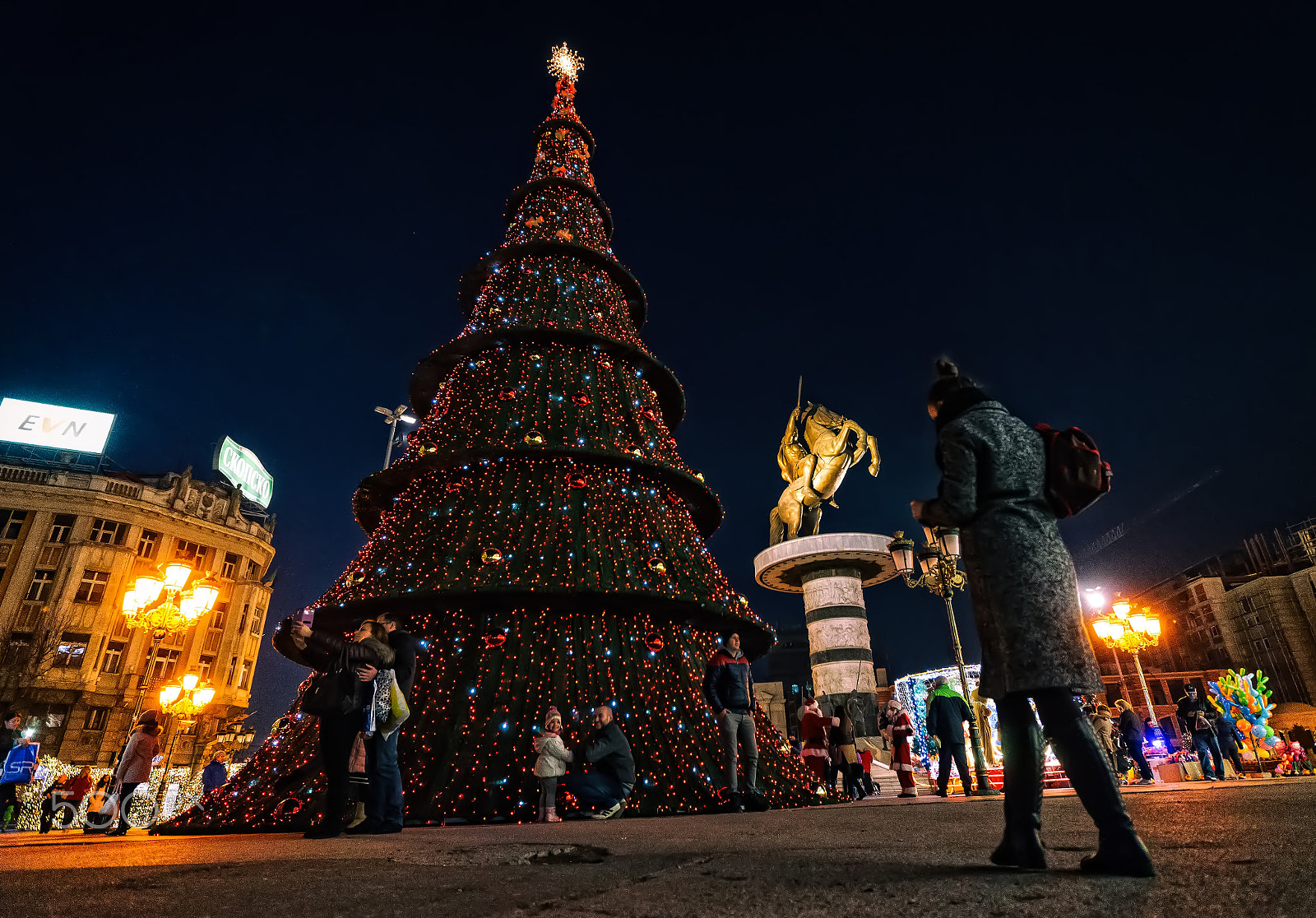 Sony Vario-Sonnar T* 16-35mm F2.8 ZA SSM sample photo. Happy new year!.. photography