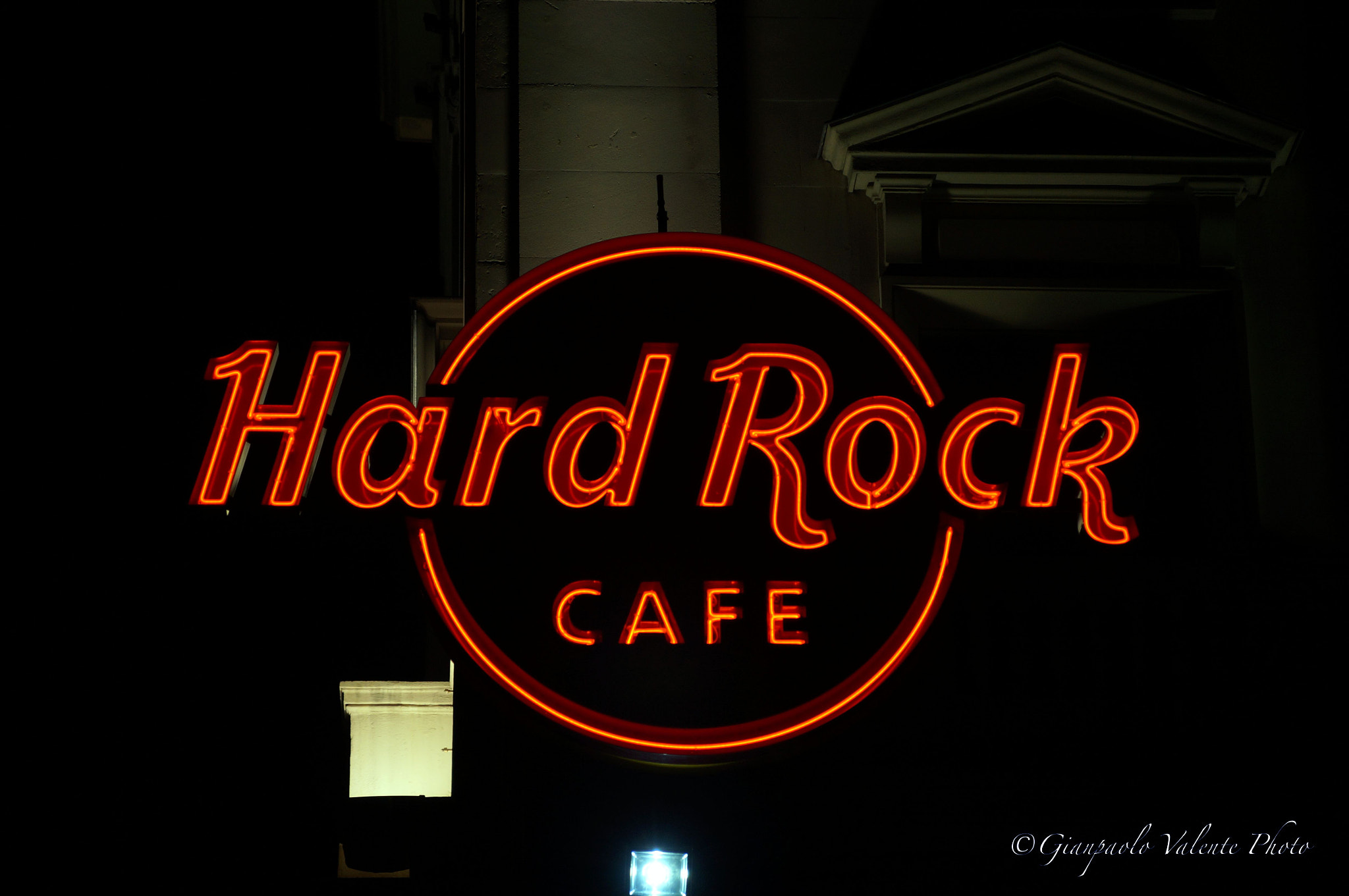 Sony SLT-A57 sample photo. Hard rock cafe photography
